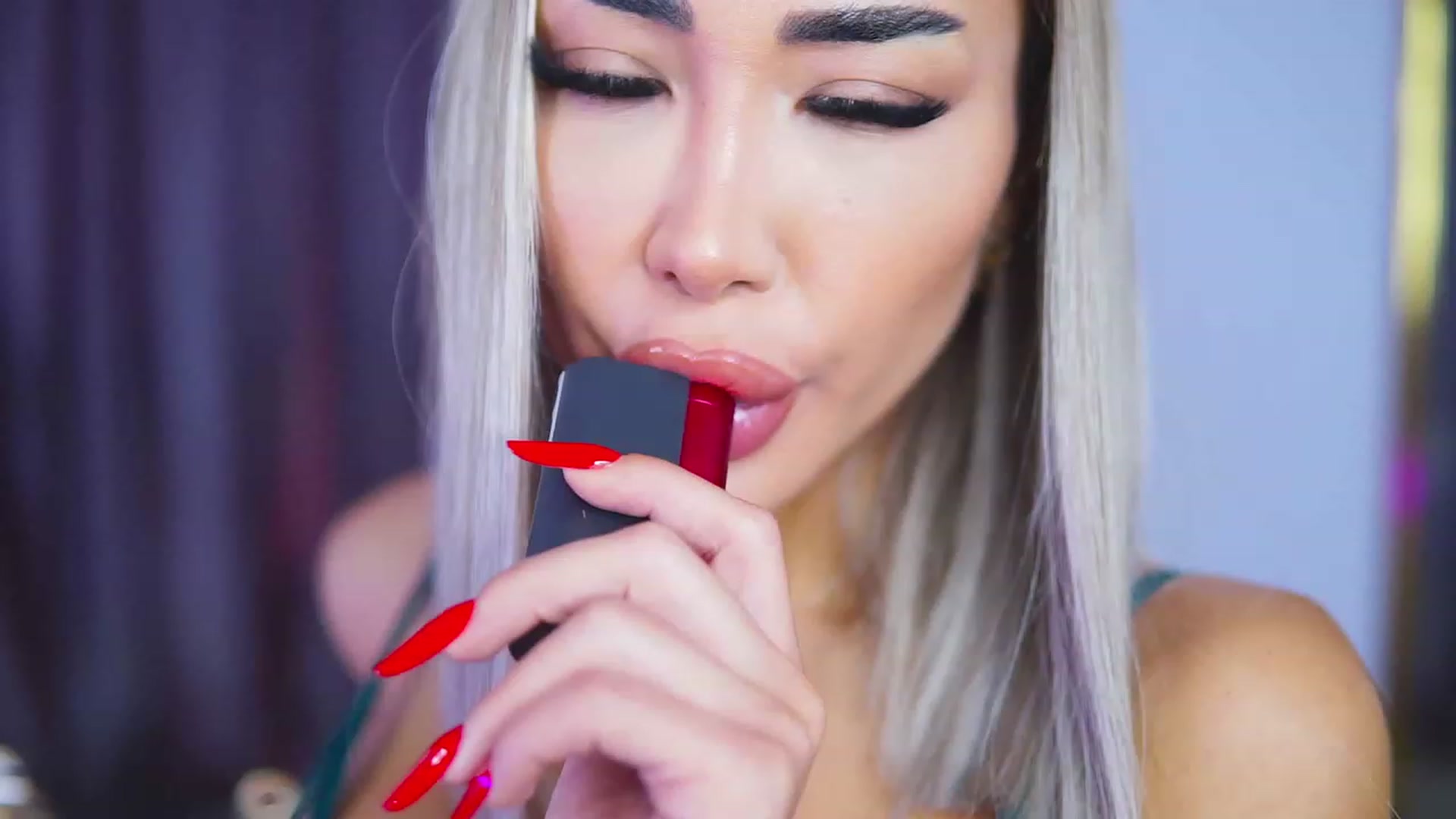 Gallery image thumbnail from Missmo0n1's myfreecams stream on, 07/28/2023, 14:52 image 10 of 20