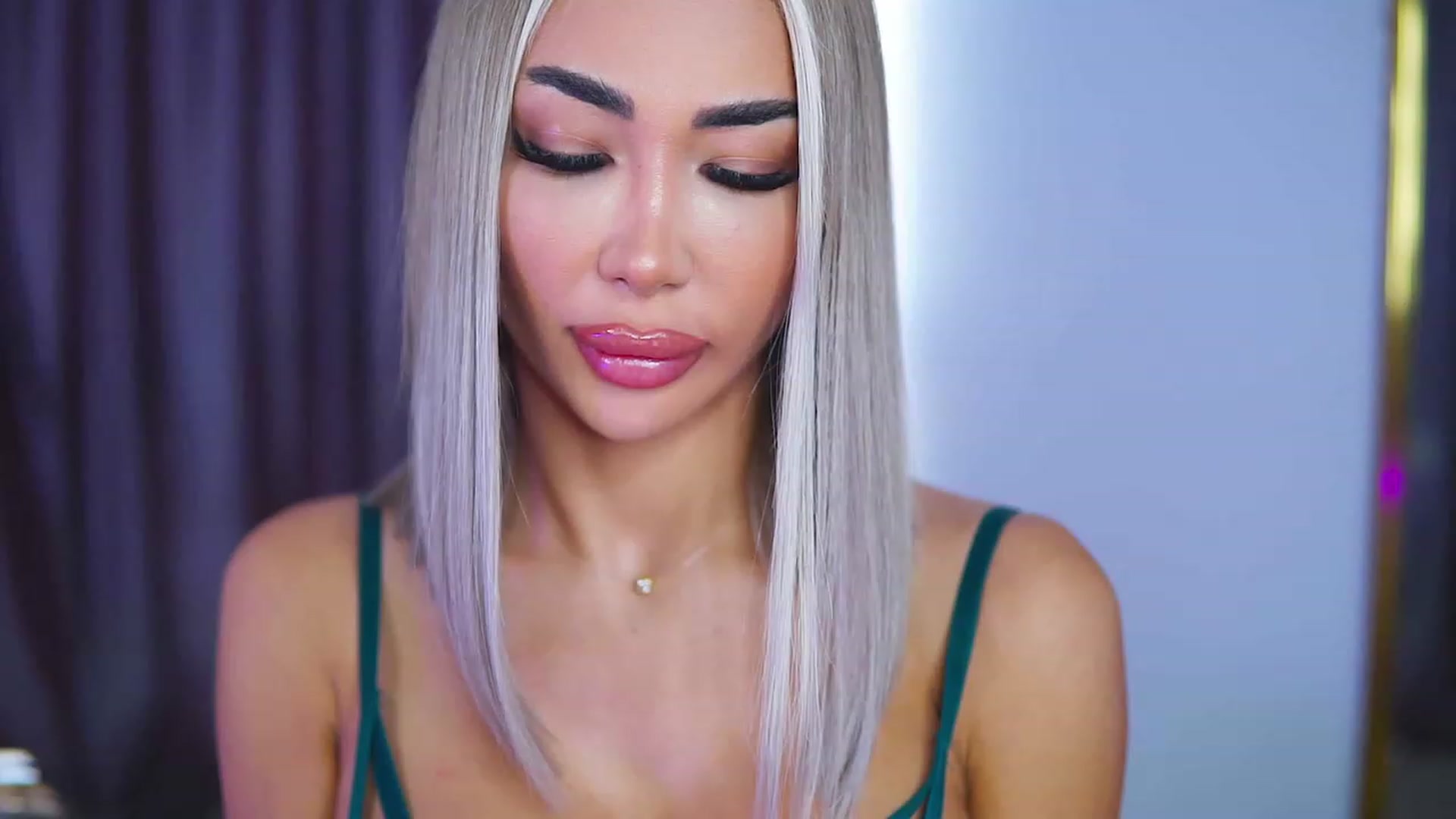 Gallery image thumbnail from Missmo0n1's myfreecams stream on, 07/28/2023, 14:52 image 13 of 20