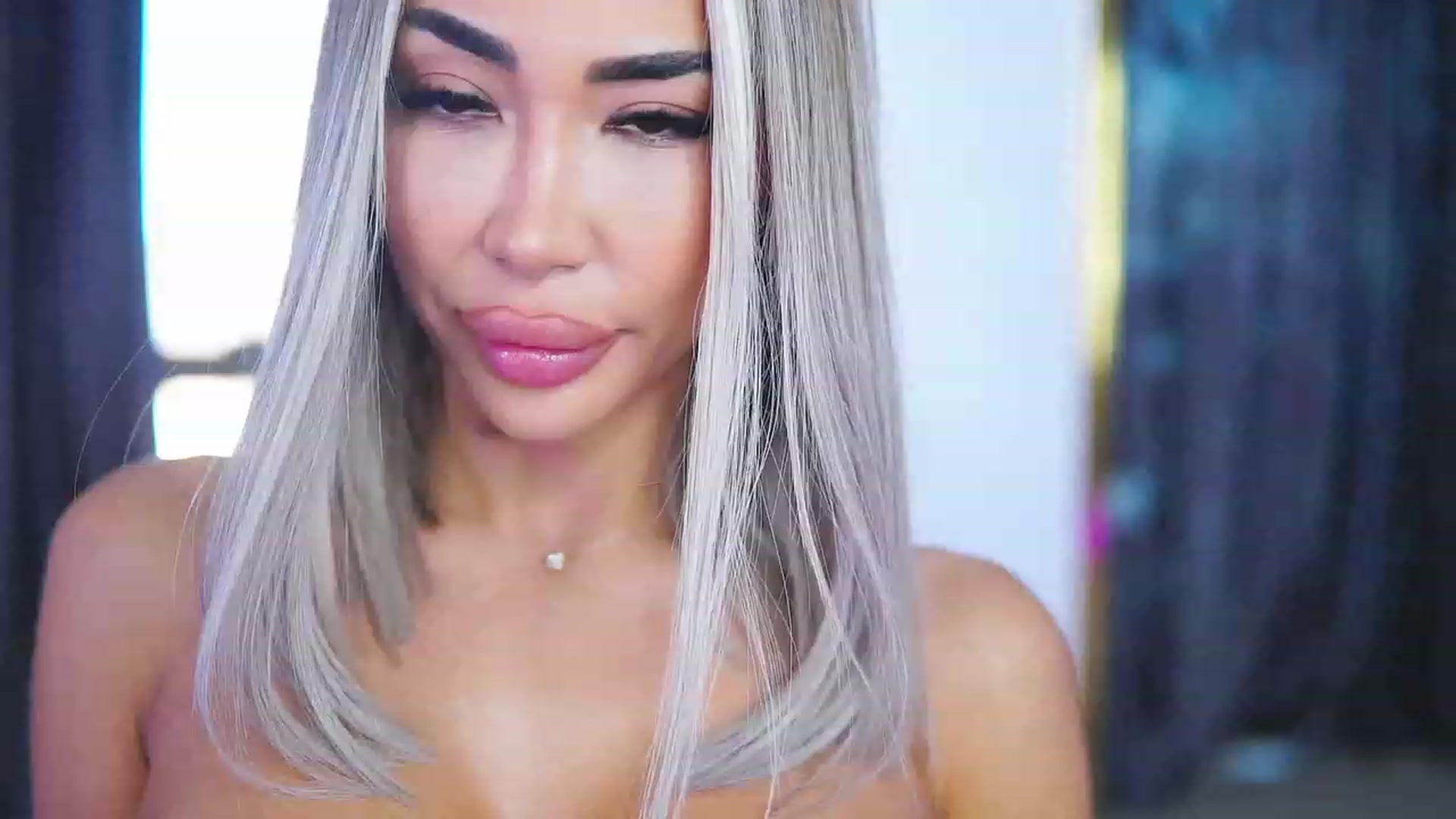 Gallery image thumbnail from Missmo0n1's myfreecams stream on, 07/28/2023, 16:10 image 6 of 20