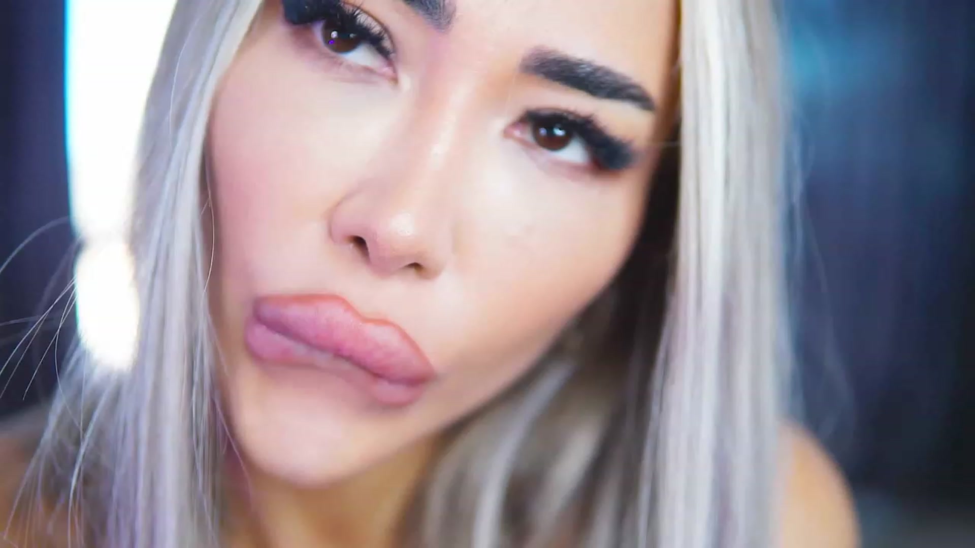 Gallery image thumbnail from Missmo0n1's myfreecams stream on, 07/28/2023, 16:10 image 5 of 20