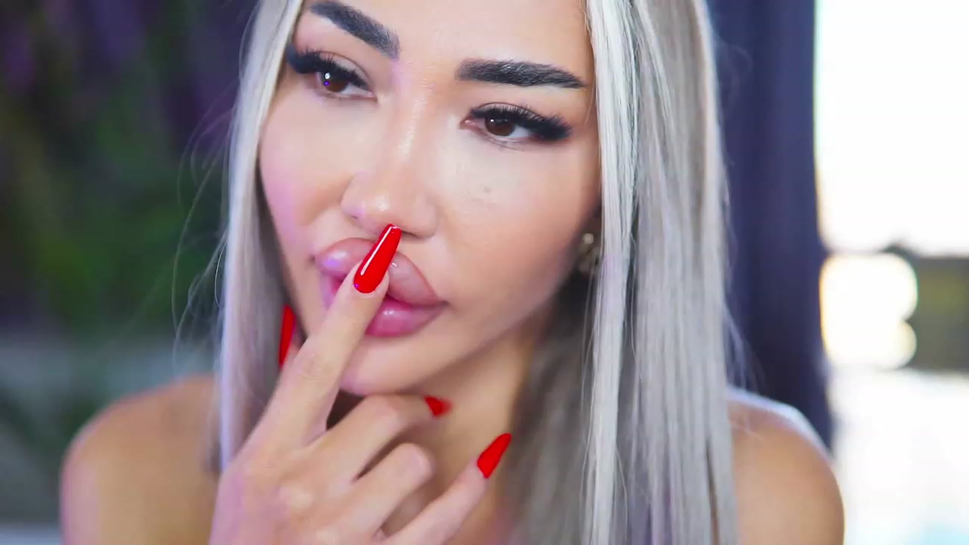 Gallery image thumbnail from Missmo0n1's myfreecams stream on, 07/28/2023, 16:43 image 4 of 20