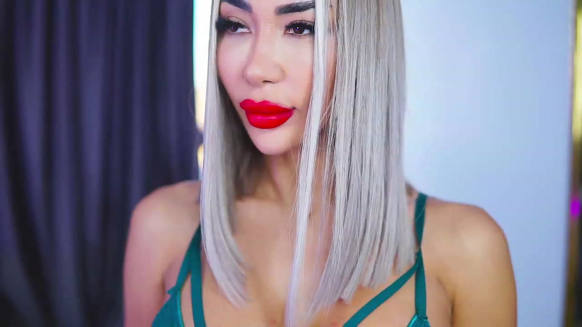 Gallery image thumbnail from Missmo0n1's myfreecams stream on, 07/28/2023, 17:43 image 5 of 20