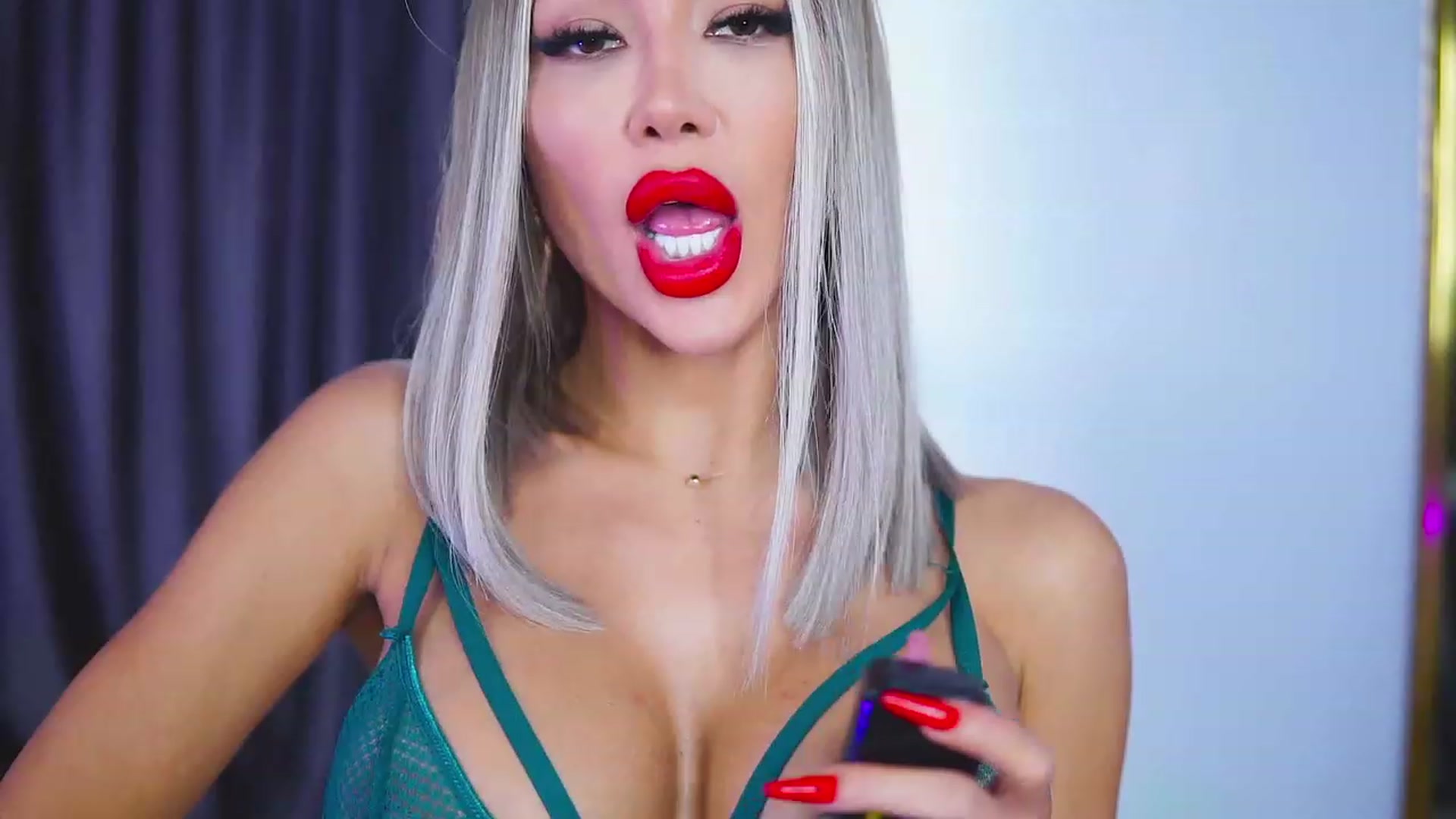 Gallery image thumbnail from Missmo0n1's myfreecams stream on, 07/28/2023, 17:43 image 6 of 20