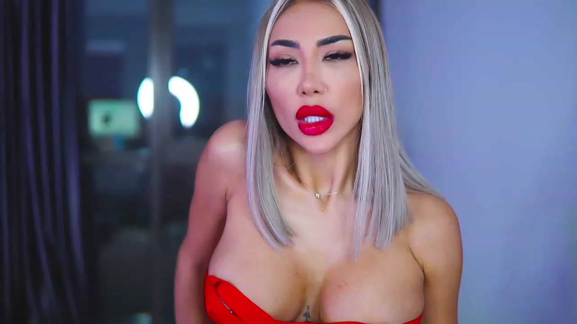 Gallery image thumbnail from Missmo0n1's myfreecams stream on, 07/28/2023, 18:15 image 15 of 20