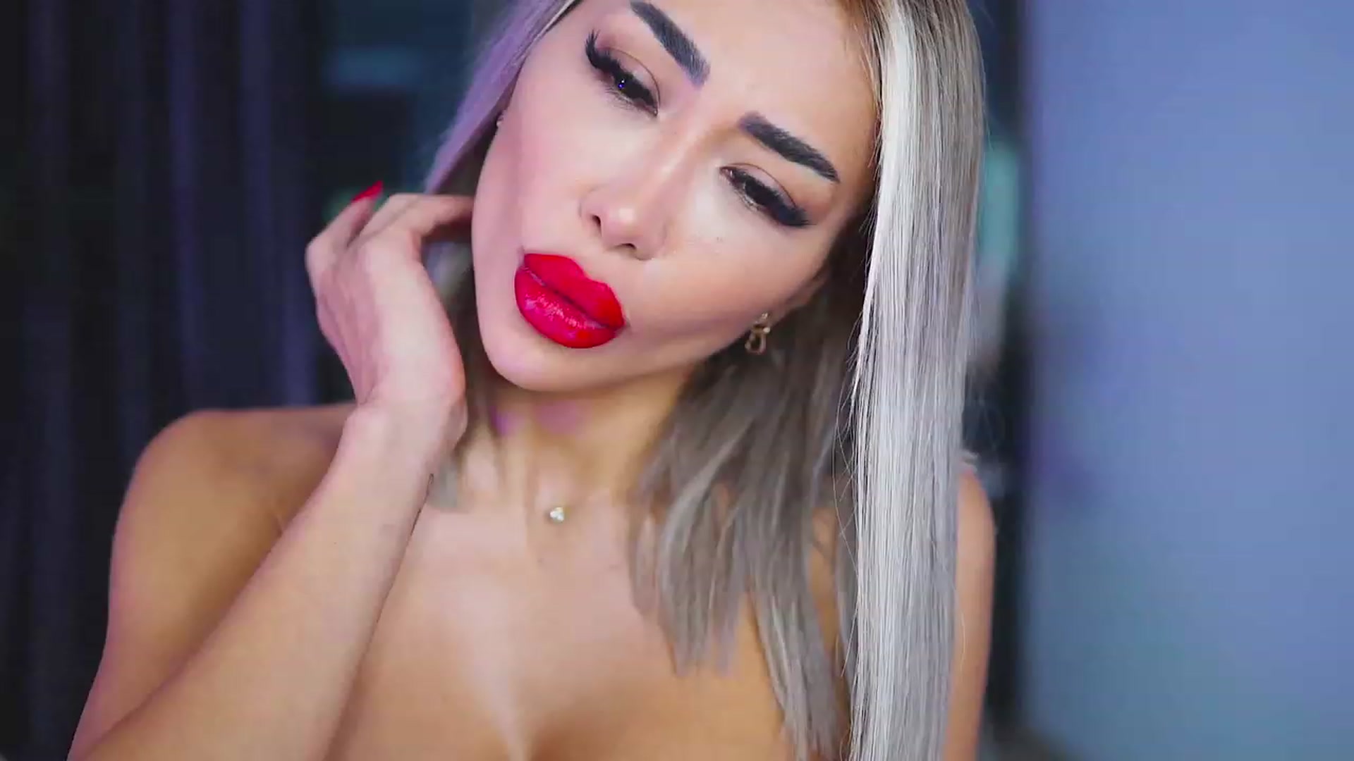 Gallery image thumbnail from Missmo0n1's myfreecams stream on, 07/28/2023, 19:04 image 2 of 20