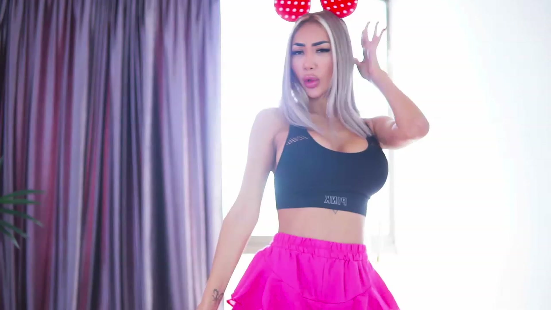 Gallery image thumbnail from Missmo0n1's myfreecams stream on, 07/29/2023, 13:08 image 4 of 20