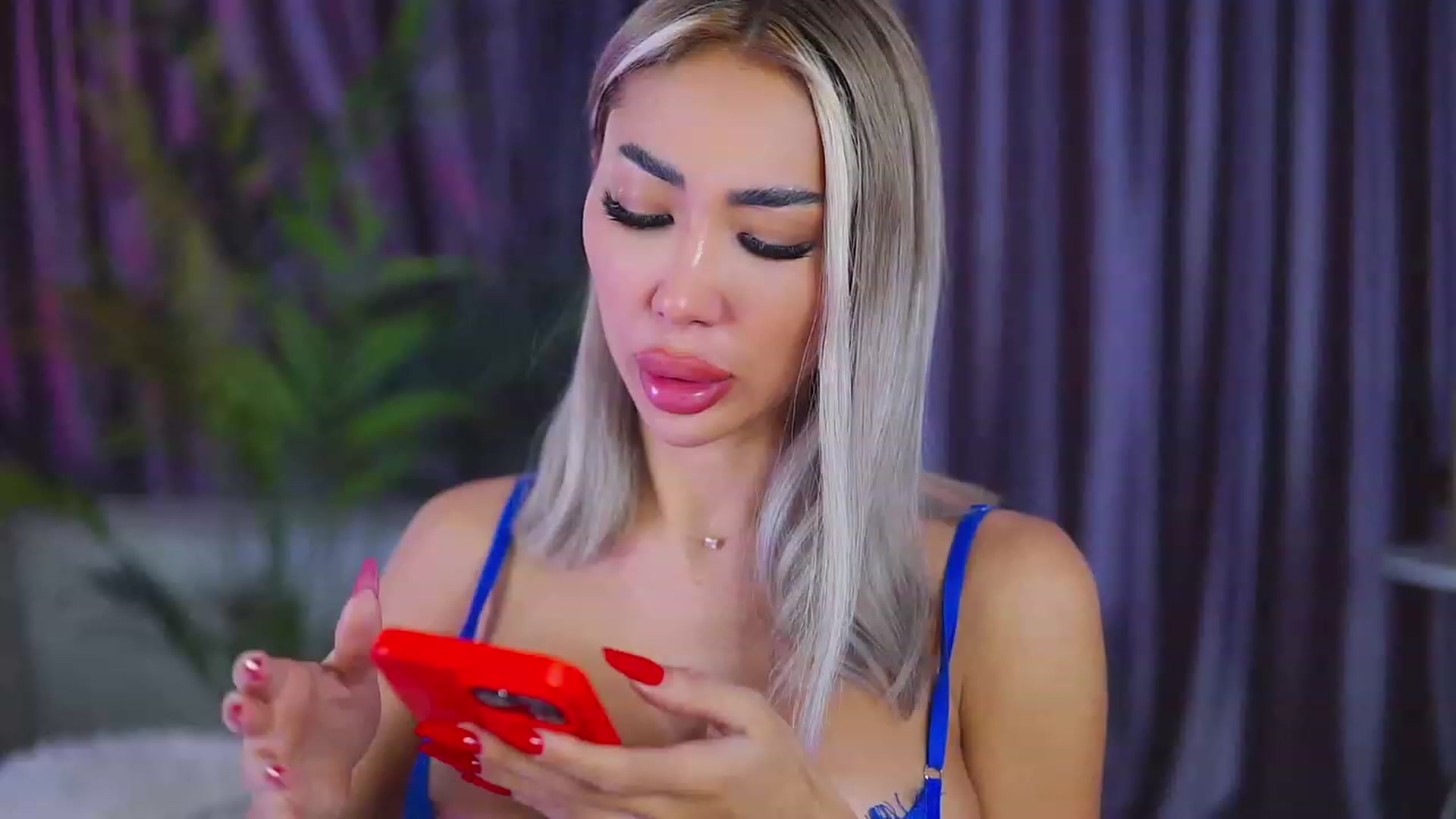 Gallery image thumbnail from Missmo0n1's myfreecams stream on, 07/30/2023, 16:50 image 5 of 20