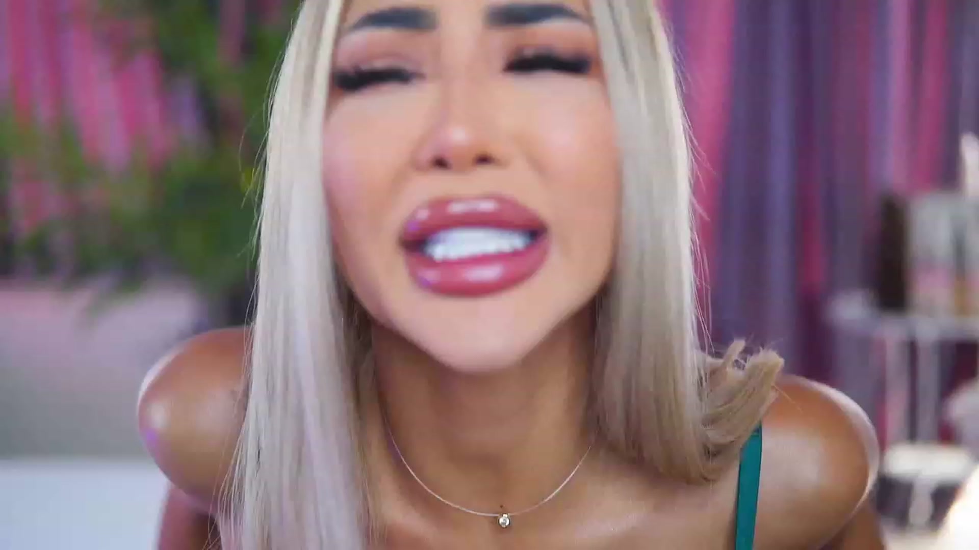 Gallery image thumbnail from Missmo0n1's myfreecams stream on, 08/10/2023, 13:00 image 10 of 20