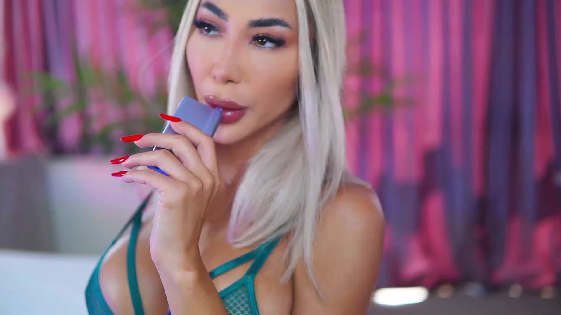 Gallery image thumbnail from Missmo0n1's myfreecams stream on, 08/10/2023, 13:00 image 3 of 20