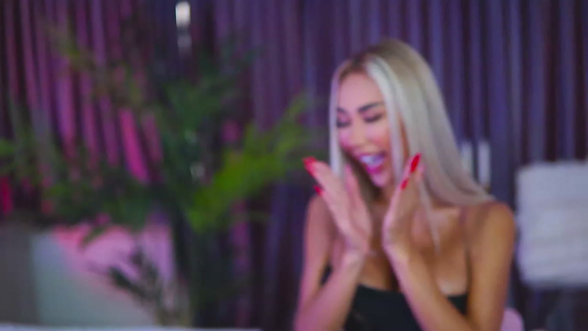 Gallery image thumbnail from Missmo0n1's myfreecams stream on, 08/11/2023, 14:03 image 1 of 20