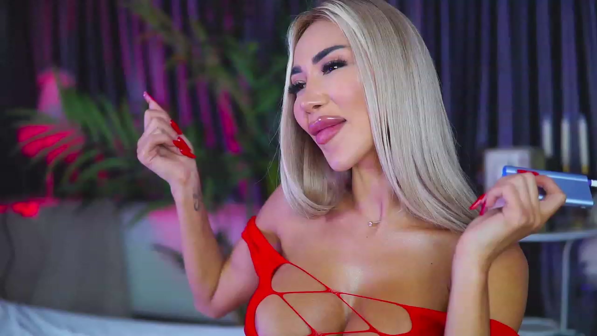 Gallery image thumbnail from Missmo0n1's myfreecams stream on, 08/11/2023, 18:21 image 4 of 20