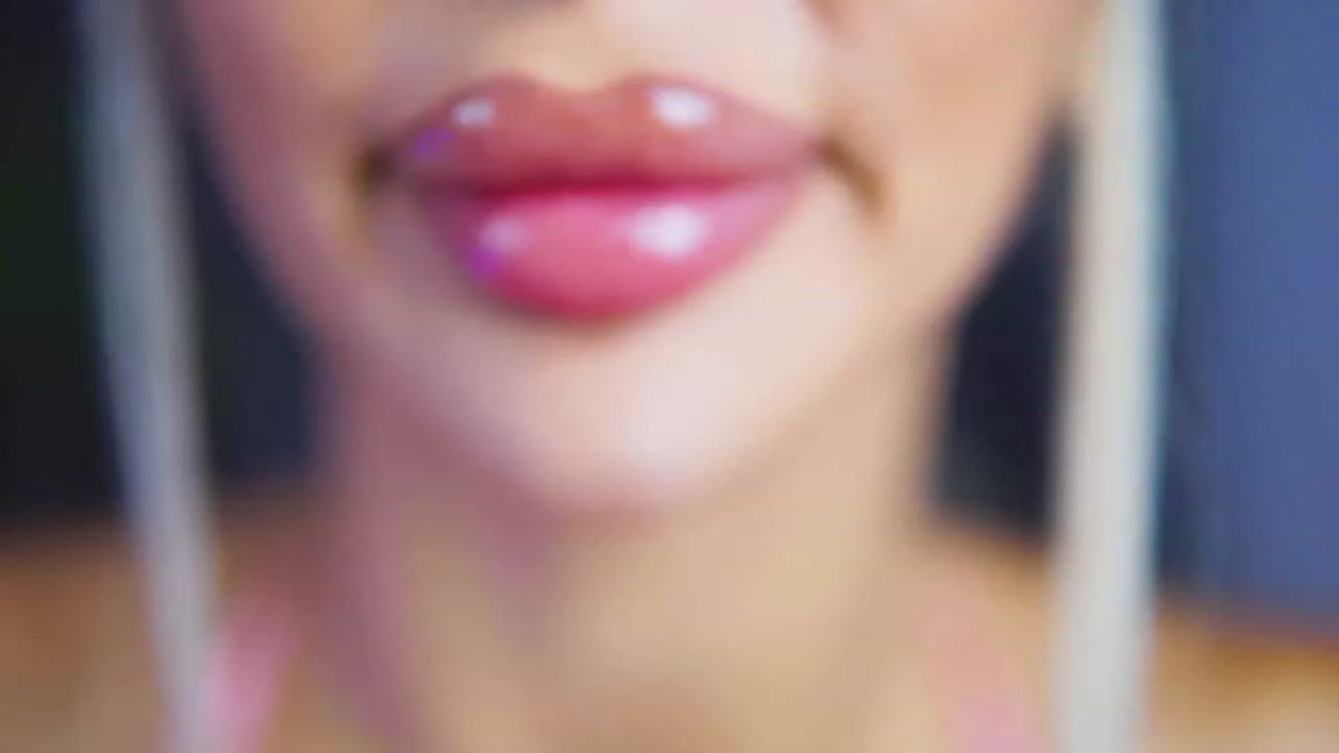 Gallery image thumbnail from Missmo0n1's myfreecams stream on, 08/14/2023, 18:49 image 4 of 20