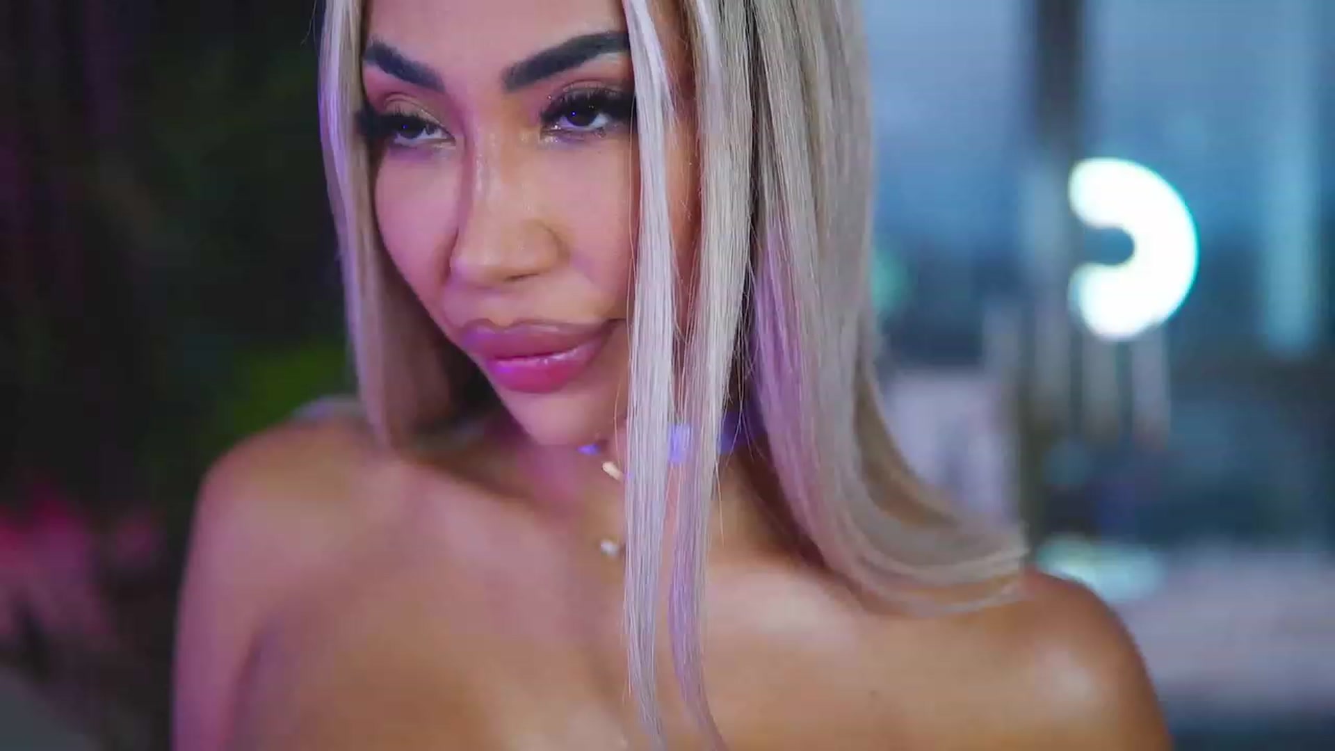 Gallery image thumbnail from Missmo0n1's myfreecams stream on, 08/15/2023, 18:05 image 3 of 20
