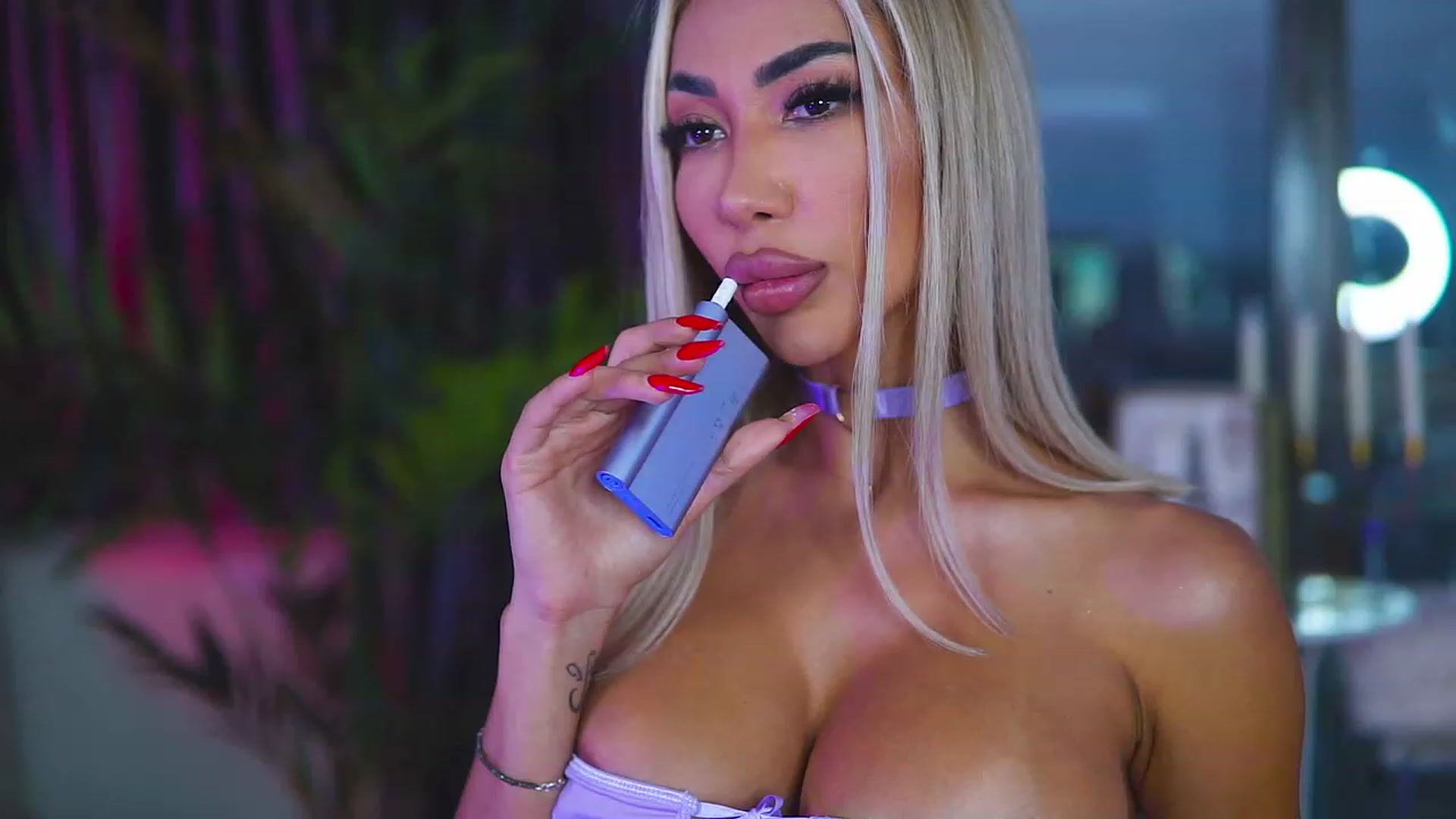 Gallery image thumbnail from Missmo0n1's myfreecams stream on, 08/15/2023, 18:05 image 5 of 20