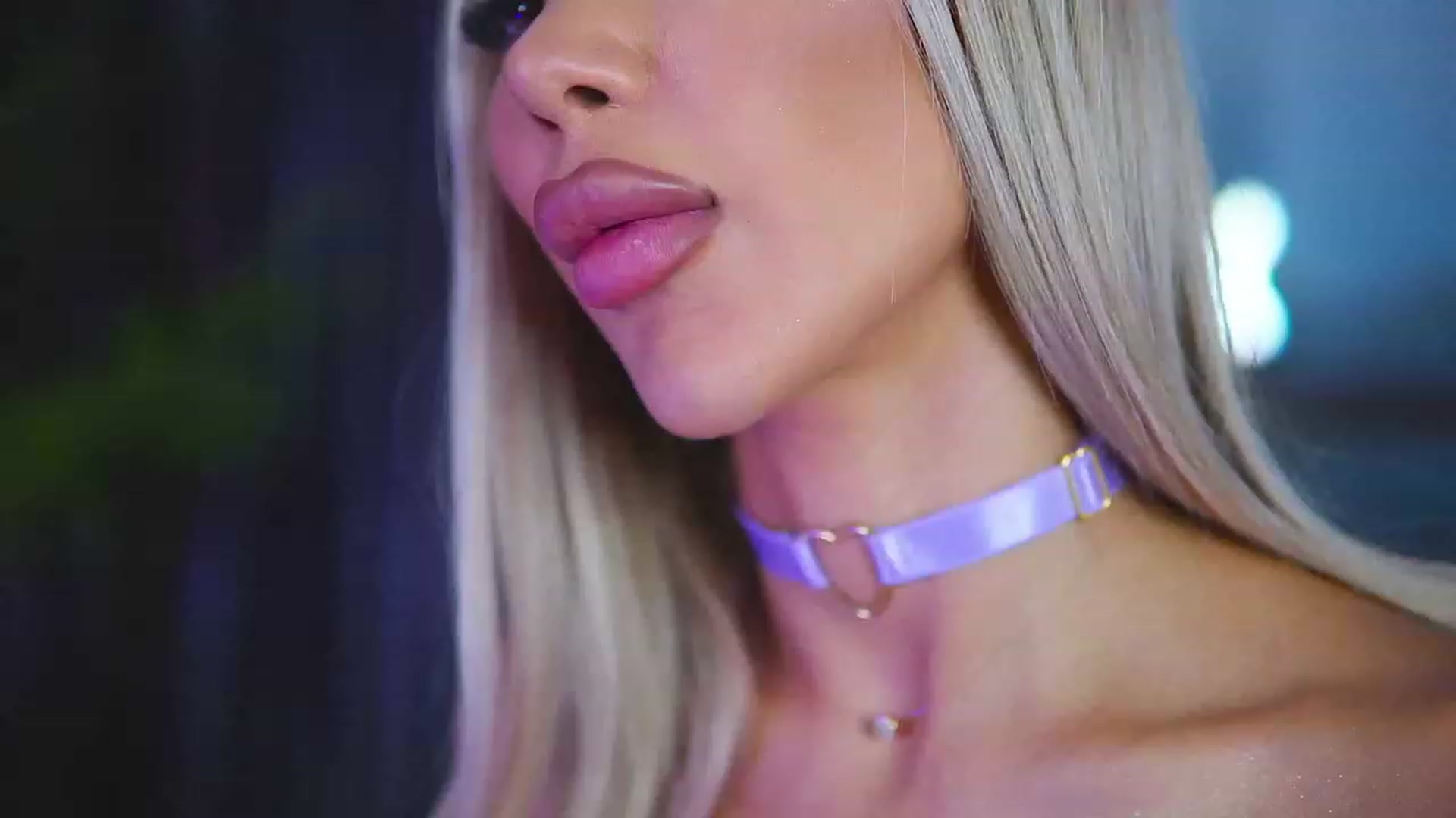 Gallery image thumbnail from Missmo0n1's myfreecams stream on, 08/15/2023, 18:05 image 4 of 20