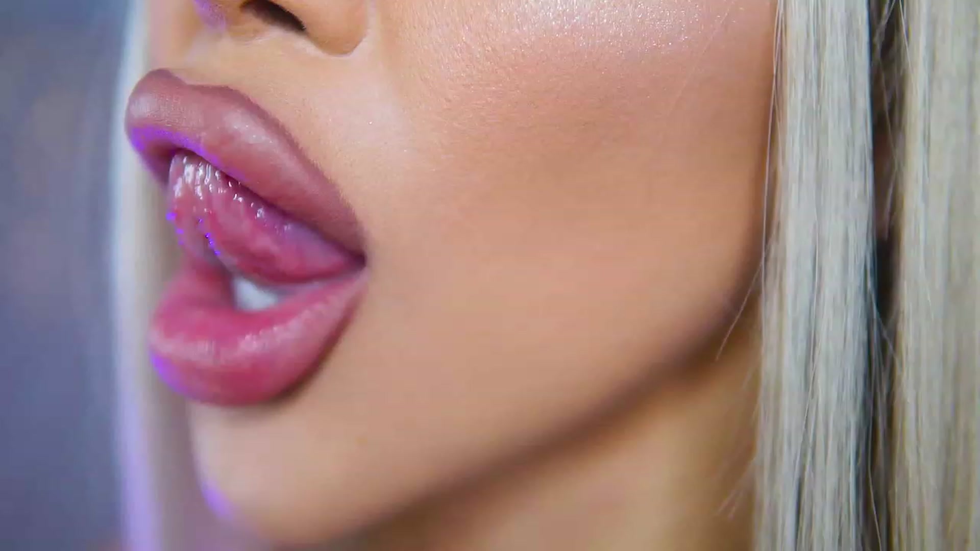 Gallery image thumbnail from Missmo0n1's myfreecams stream on, 08/17/2023, 13:27 image 19 of 20