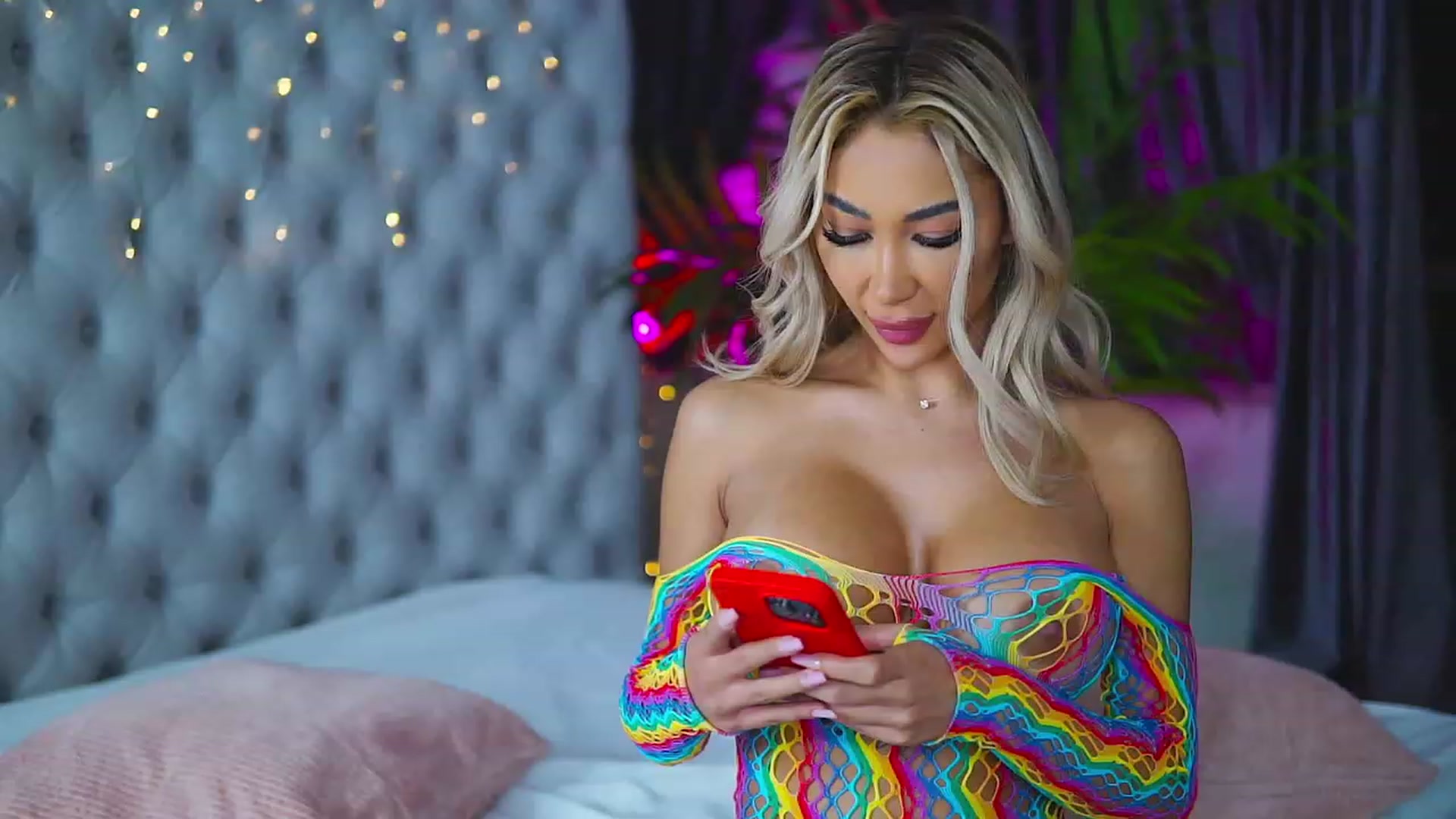 Gallery image thumbnail from Missmo0n1's myfreecams stream on, 09/03/2023, 19:33 image 1 of 20