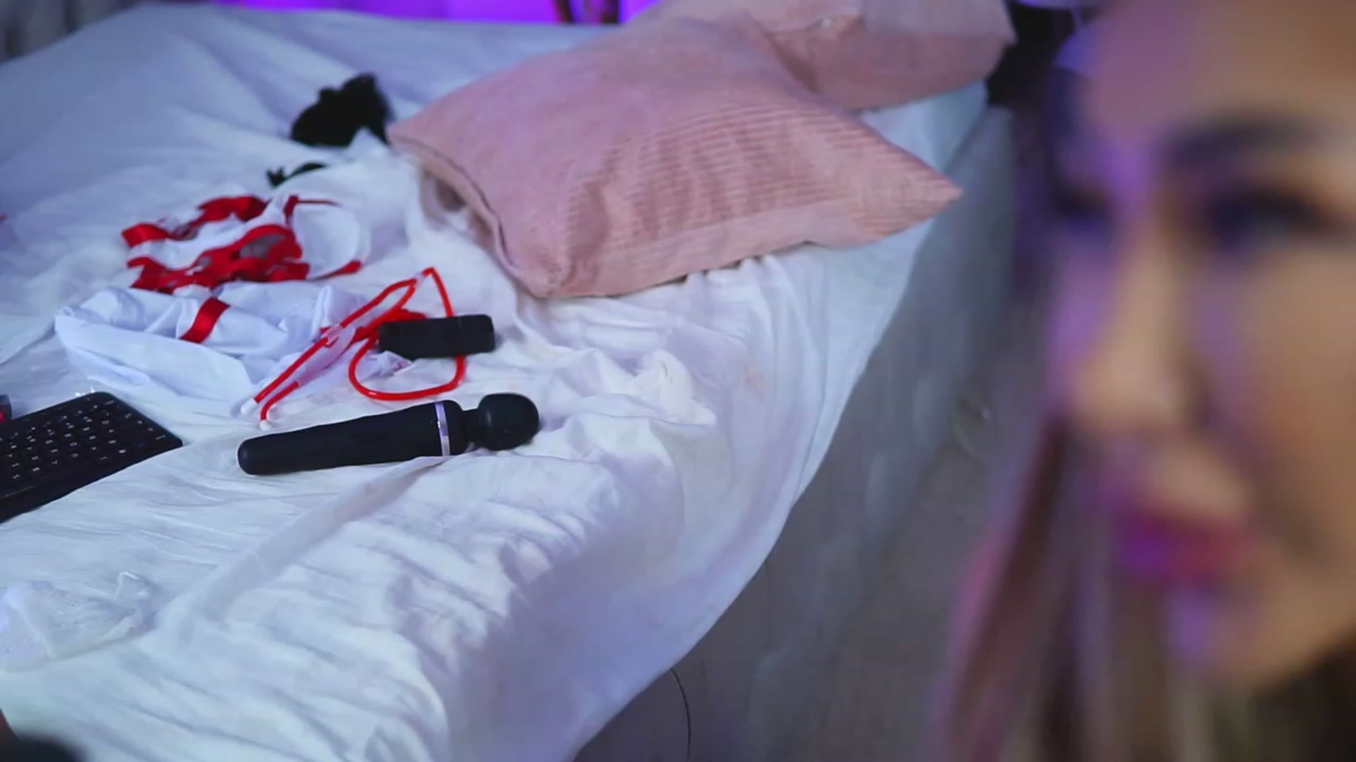 Gallery image thumbnail from Missmo0n1's myfreecams stream on, 09/30/2023, 21:29 image 8 of 20