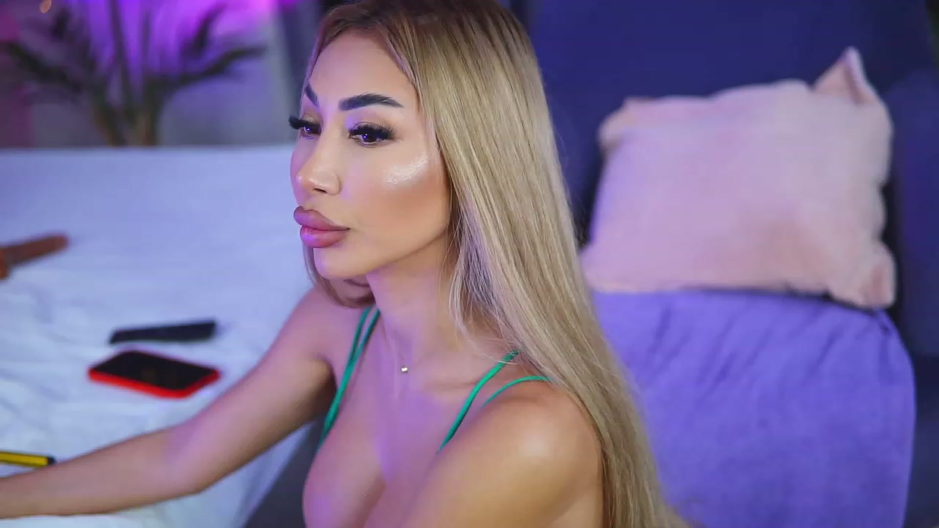 Gallery image thumbnail from Missmo0n1's myfreecams stream on, 10/02/2023, 17:07 image 14 of 20