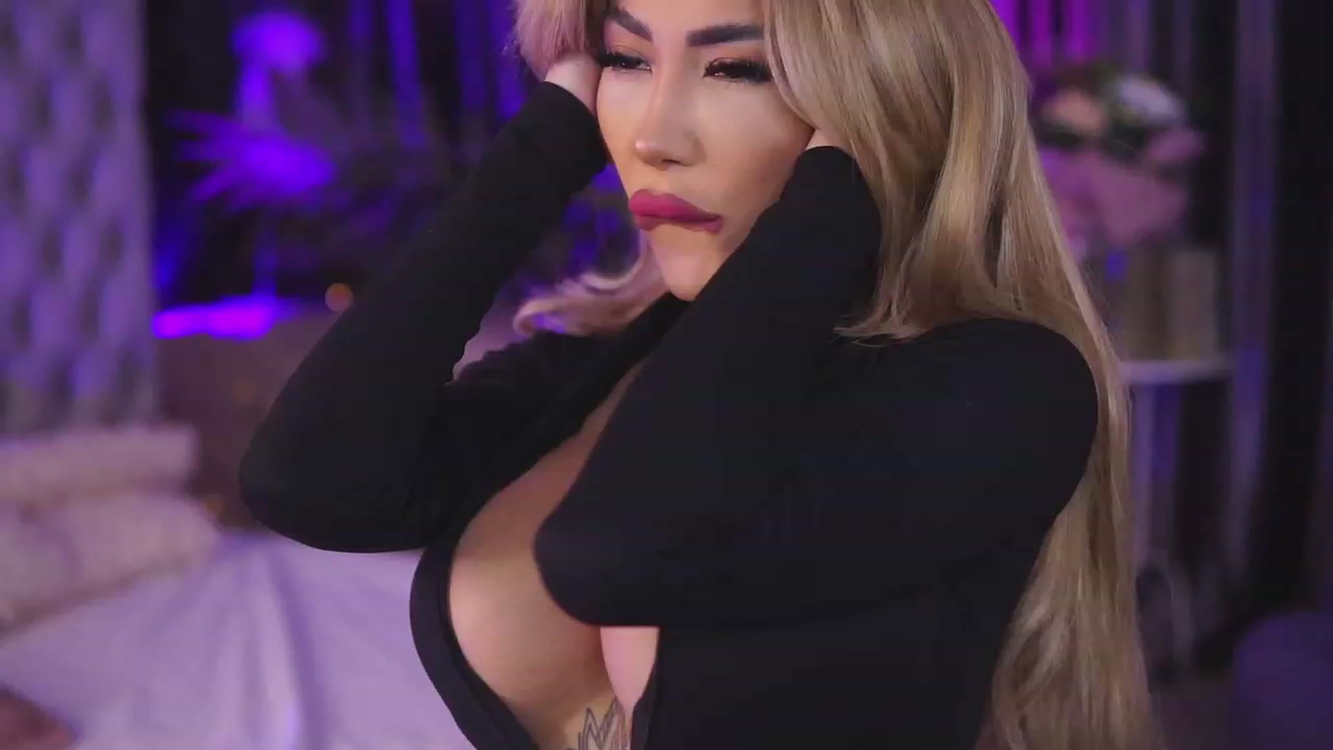 Gallery image thumbnail from Missmo0n1's myfreecams stream on, 10/14/2023, 17:30 image 1 of 20