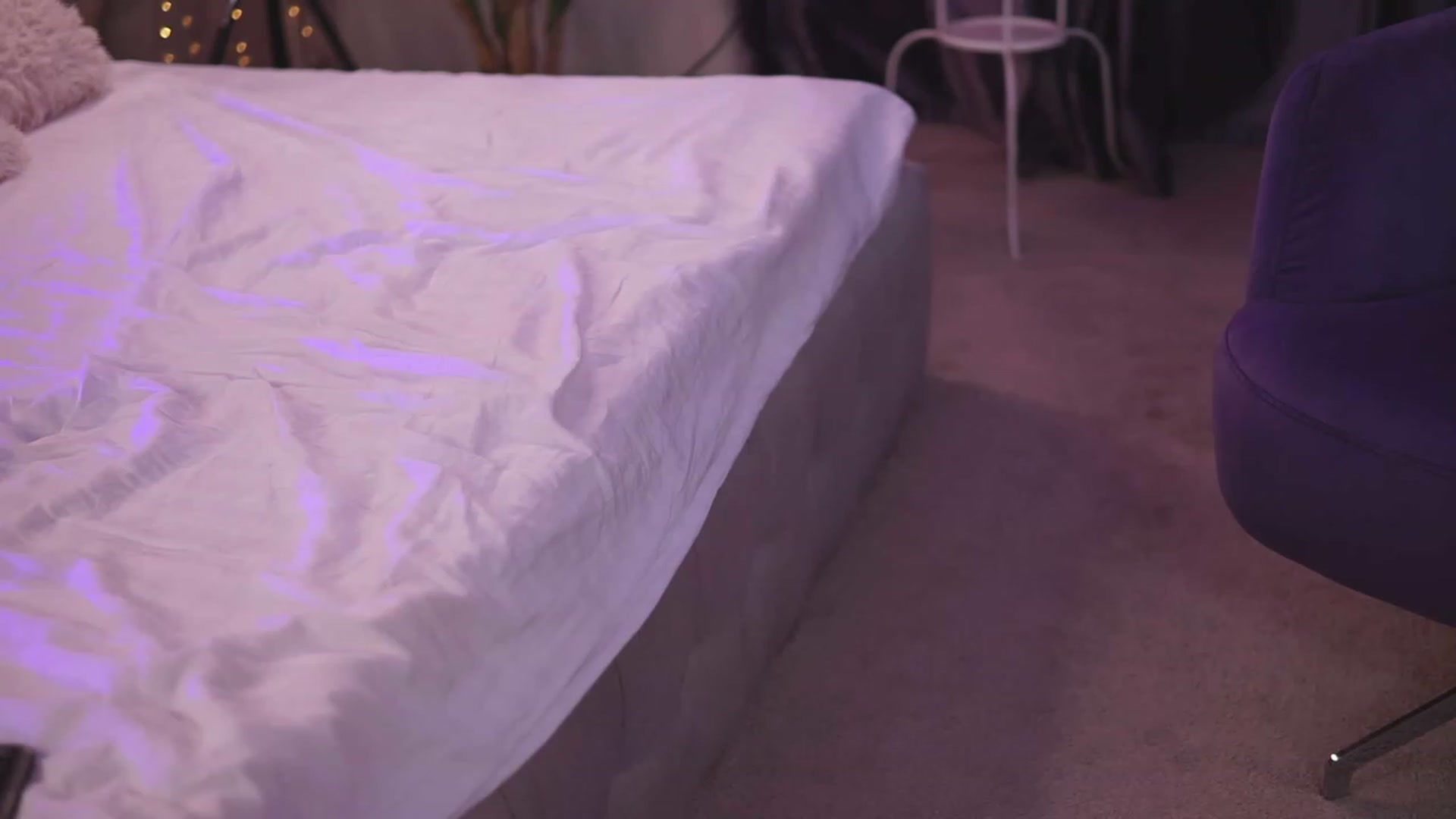Gallery image thumbnail from Missmo0n1's myfreecams stream on, 10/22/2023, 18:31 image 13 of 20