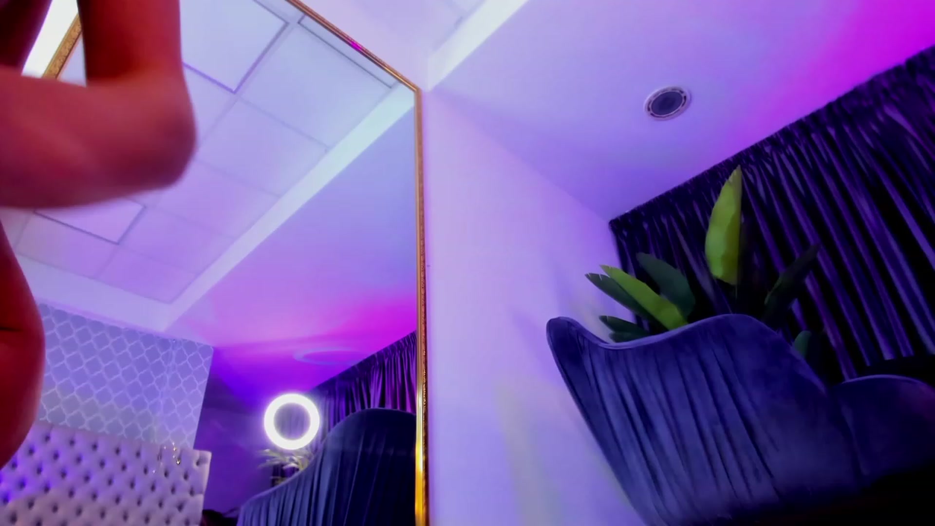 Gallery image thumbnail from Missmo0n1's myfreecams stream on, 10/26/2023, 20:44 image 12 of 20