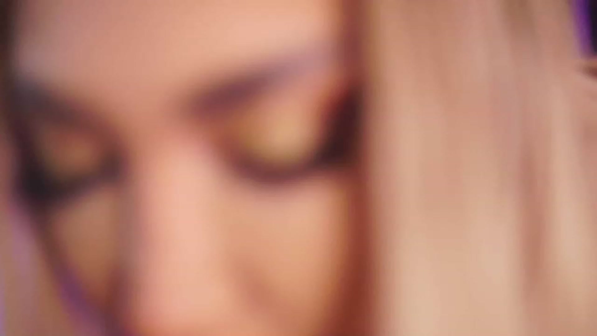 Gallery image thumbnail from Missmo0n1's myfreecams stream on, 10/30/2023, 22:49 image 10 of 20