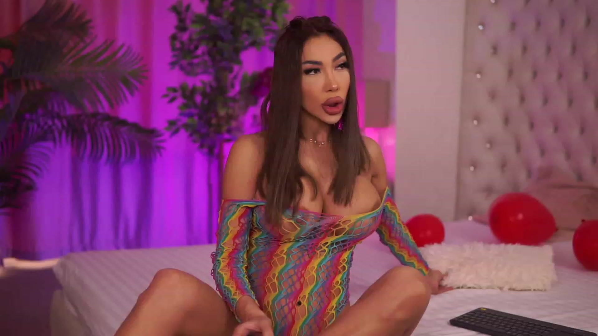 Gallery image thumbnail from Missmo0n1's myfreecams stream on, 02/15/2024, 14:51 image 5 of 20