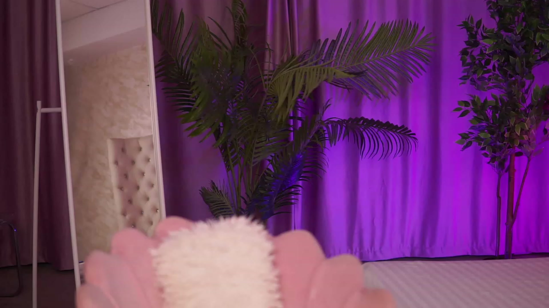 Gallery image thumbnail from Missmo0n1's myfreecams stream on, 02/15/2024, 20:06 image 3 of 20