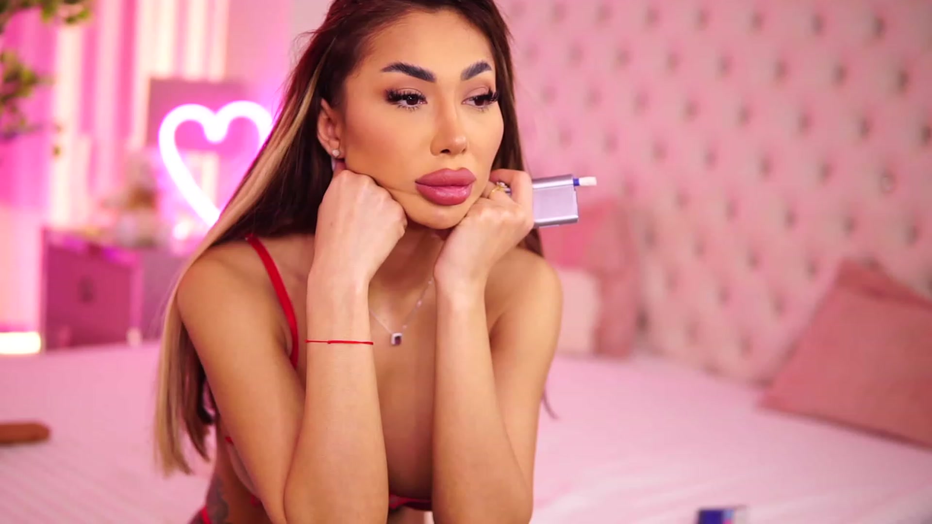 Gallery image thumbnail from Missmo0n1's myfreecams stream on, 03/09/2024, 12:40 image 17 of 20