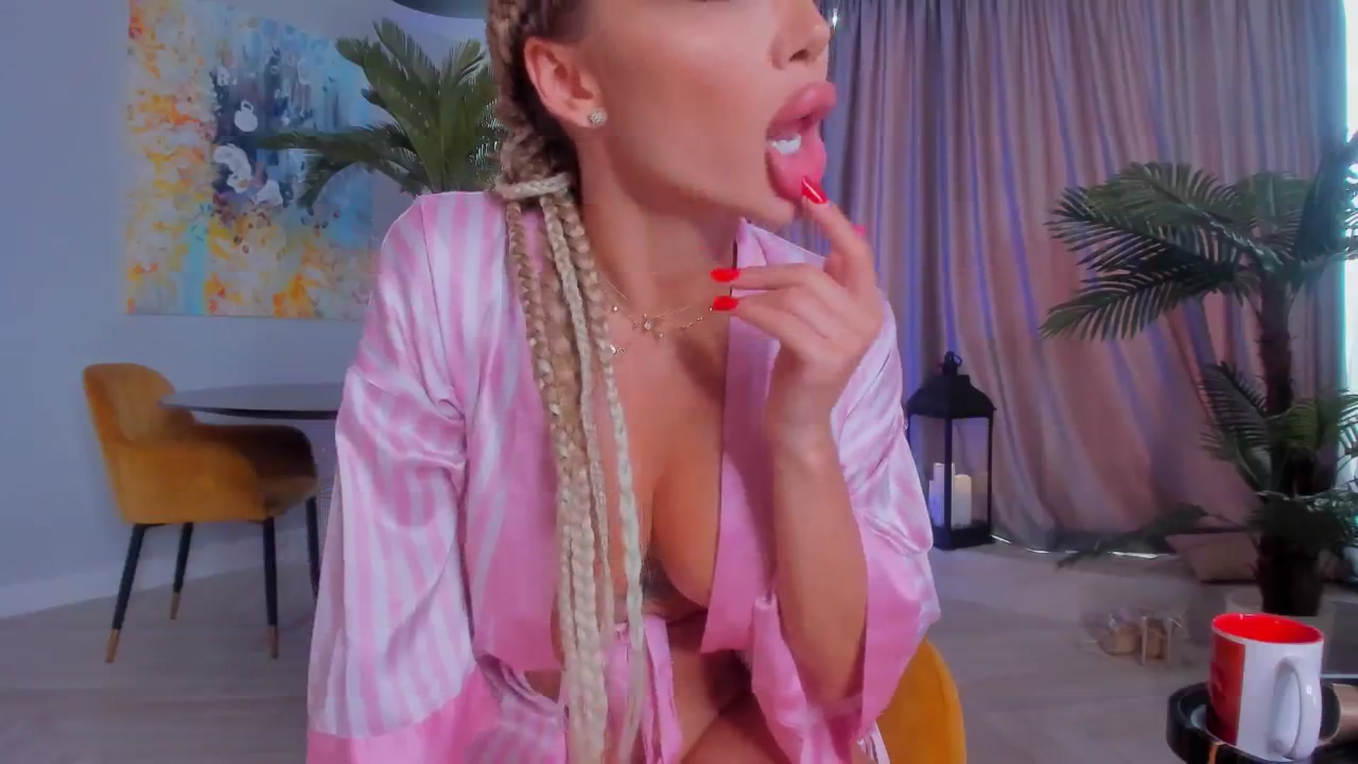 Gallery image thumbnail from Missmo0n1's myfreecams stream on, 05/27/2024, 11:21 image 13 of 20