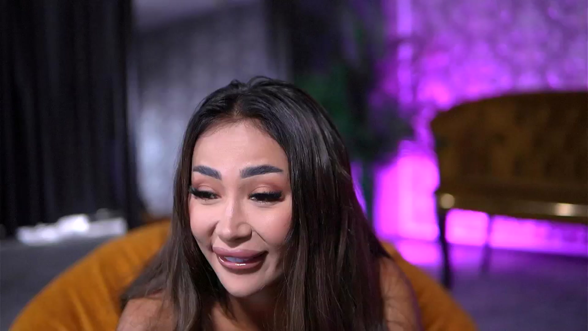 Gallery image thumbnail from Missmo0n1's myfreecams stream on, 09/19/2024, 10:20 image 13 of 20
