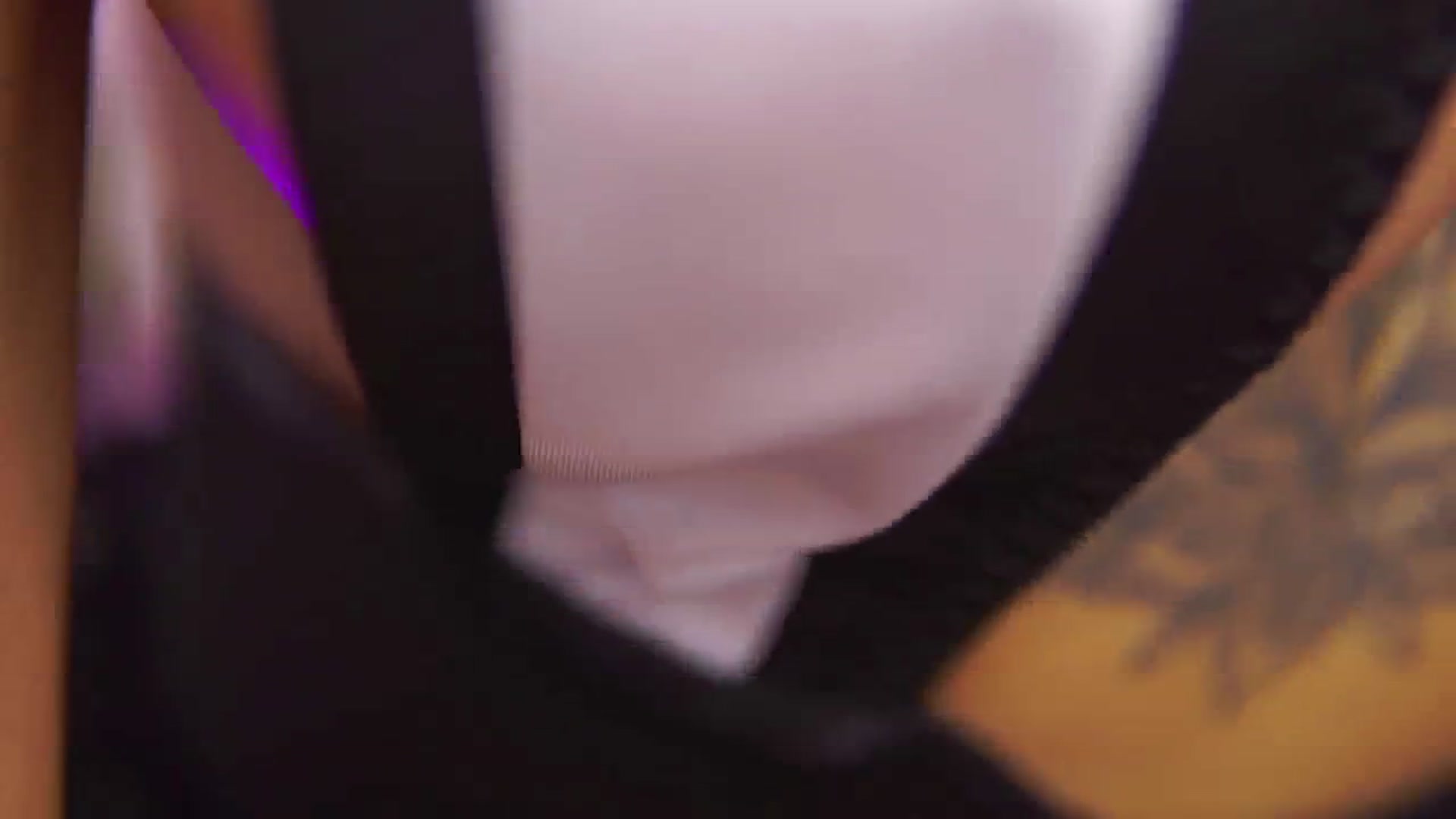 Gallery image thumbnail from Missmo0n1's myfreecams stream on, 12/30/2024, 11:02 image 3 of 20