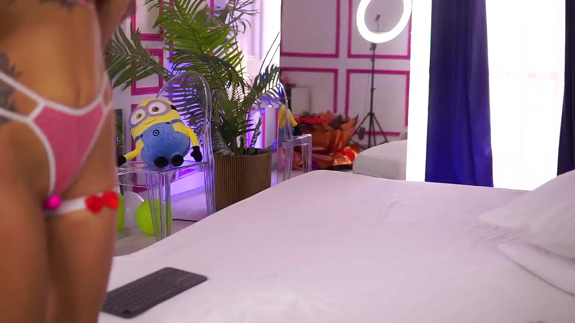 Gallery image thumbnail from Missmo0n1's myfreecams stream on, 01/18/2025, 10:10 image 7 of 20