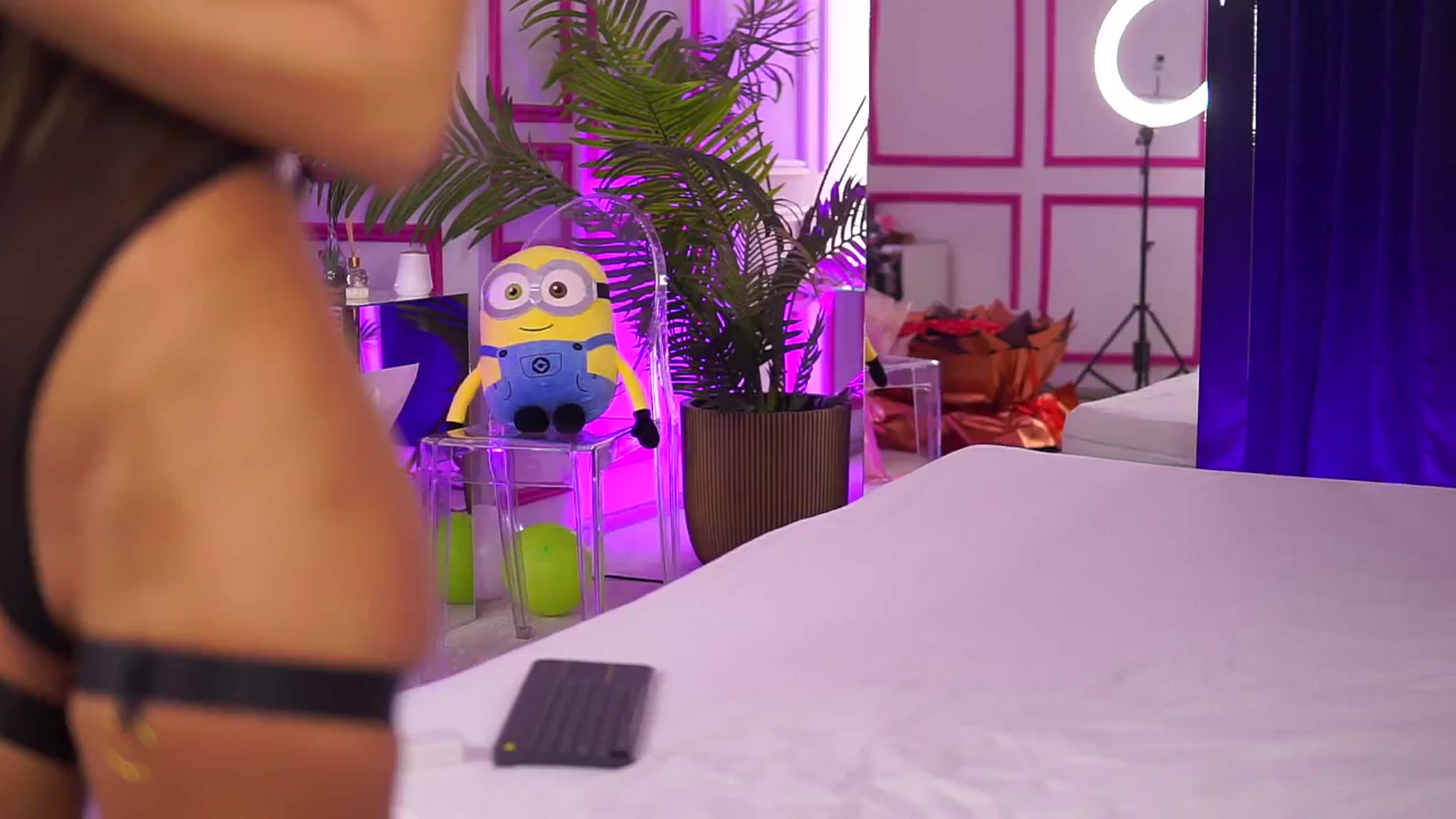 Gallery image thumbnail from Missmo0n1's myfreecams stream on, 01/20/2025, 12:21 image 1 of 20