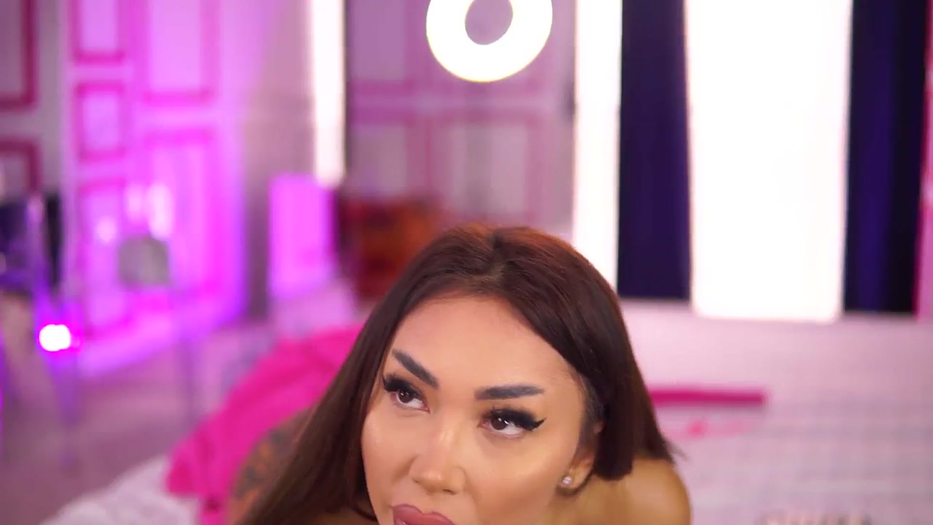 Gallery image thumbnail from Missmo0n1's myfreecams stream on, 02/05/2025, 12:52 image 7 of 20