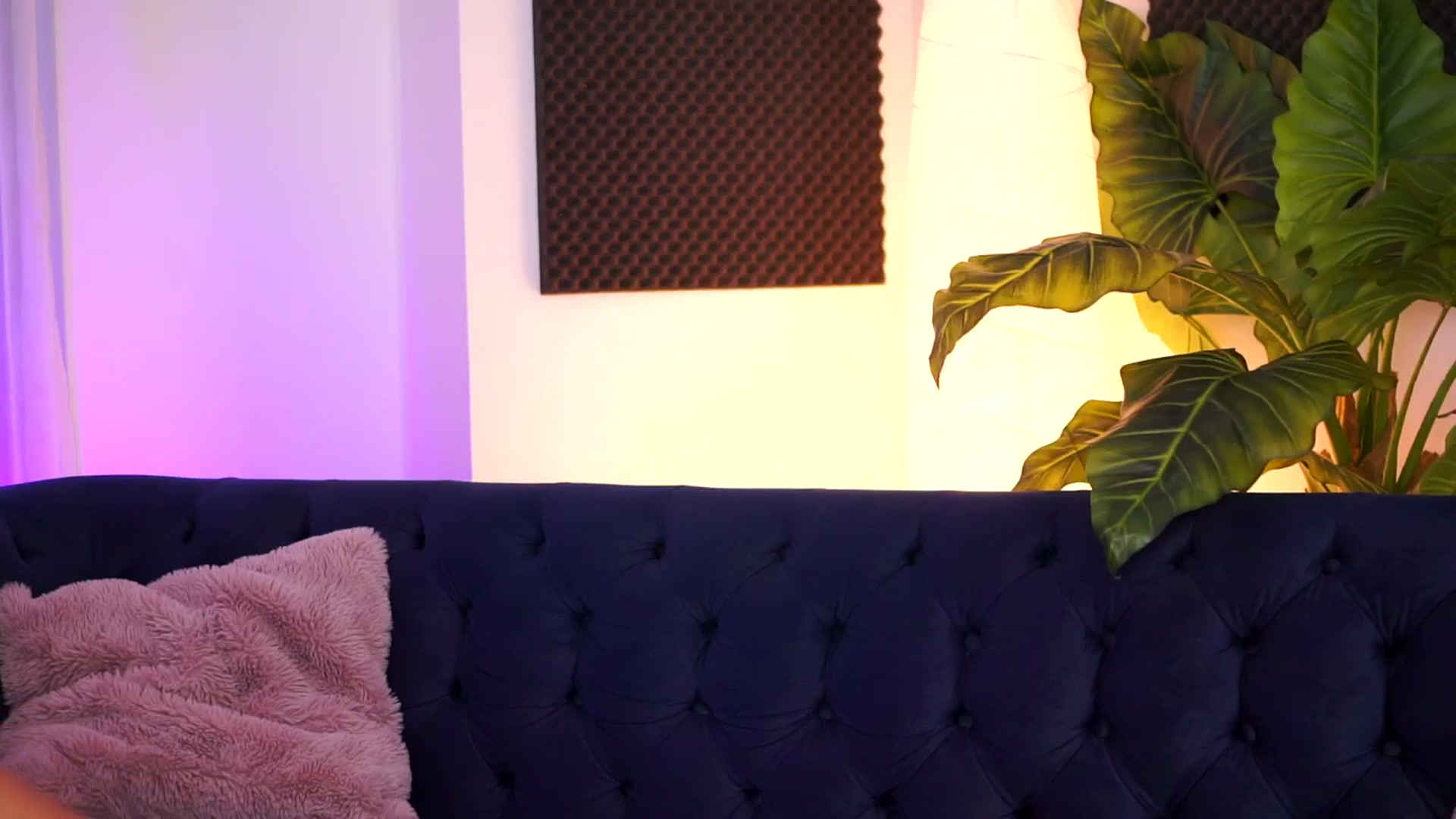 Gallery image thumbnail from Missmo0n1's myfreecams stream on, 05/19/2025, 12:48 image 19 of 20