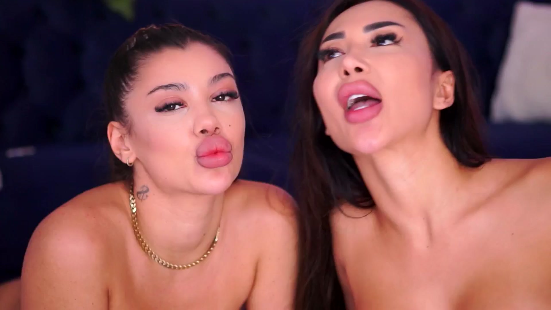Gallery image thumbnail from Missmo0n1's myfreecams stream on, 06/09/2025, 12:39 image 8 of 20