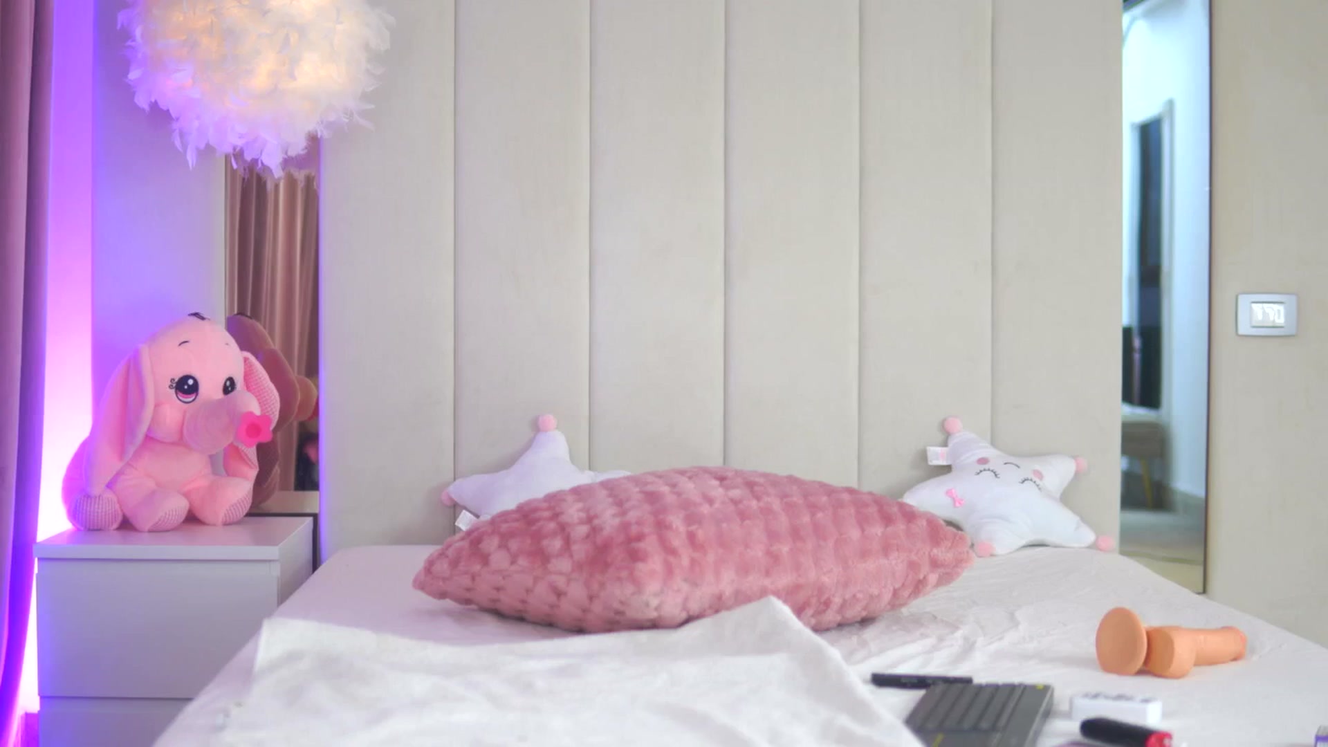 Gallery image thumbnail from Missmo0n1's myfreecams stream on, 08/04/2025, 21:05 image 9 of 20
