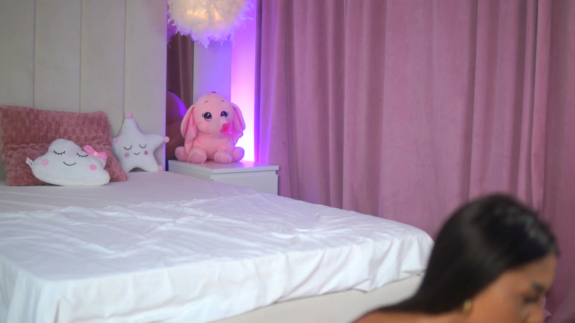 Gallery image thumbnail from Missmo0n1's myfreecams stream on, 08/17/2025, 19:47 image 17 of 20