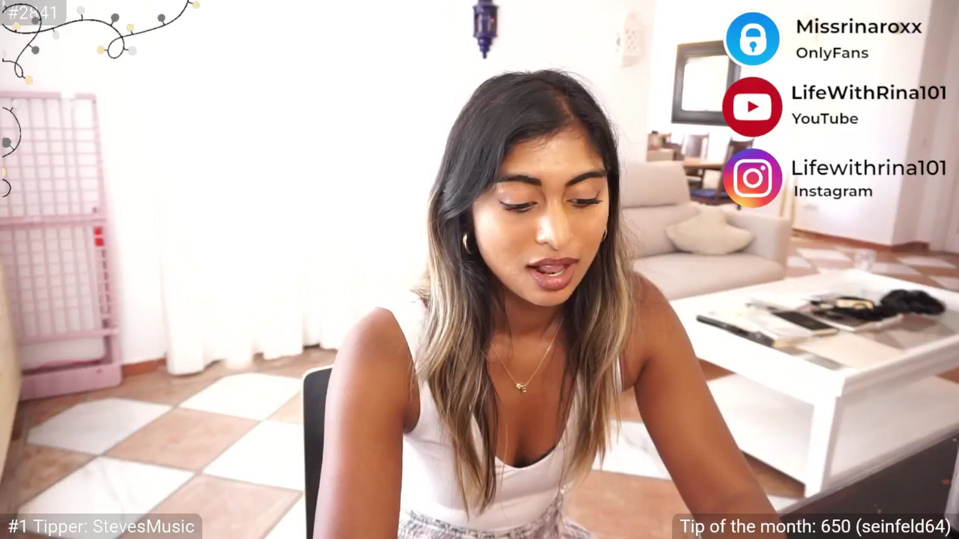 Gallery image thumbnail from Missrinaroxx's myfreecams stream on, 04/16/2025, 13:01 image 4 of 20