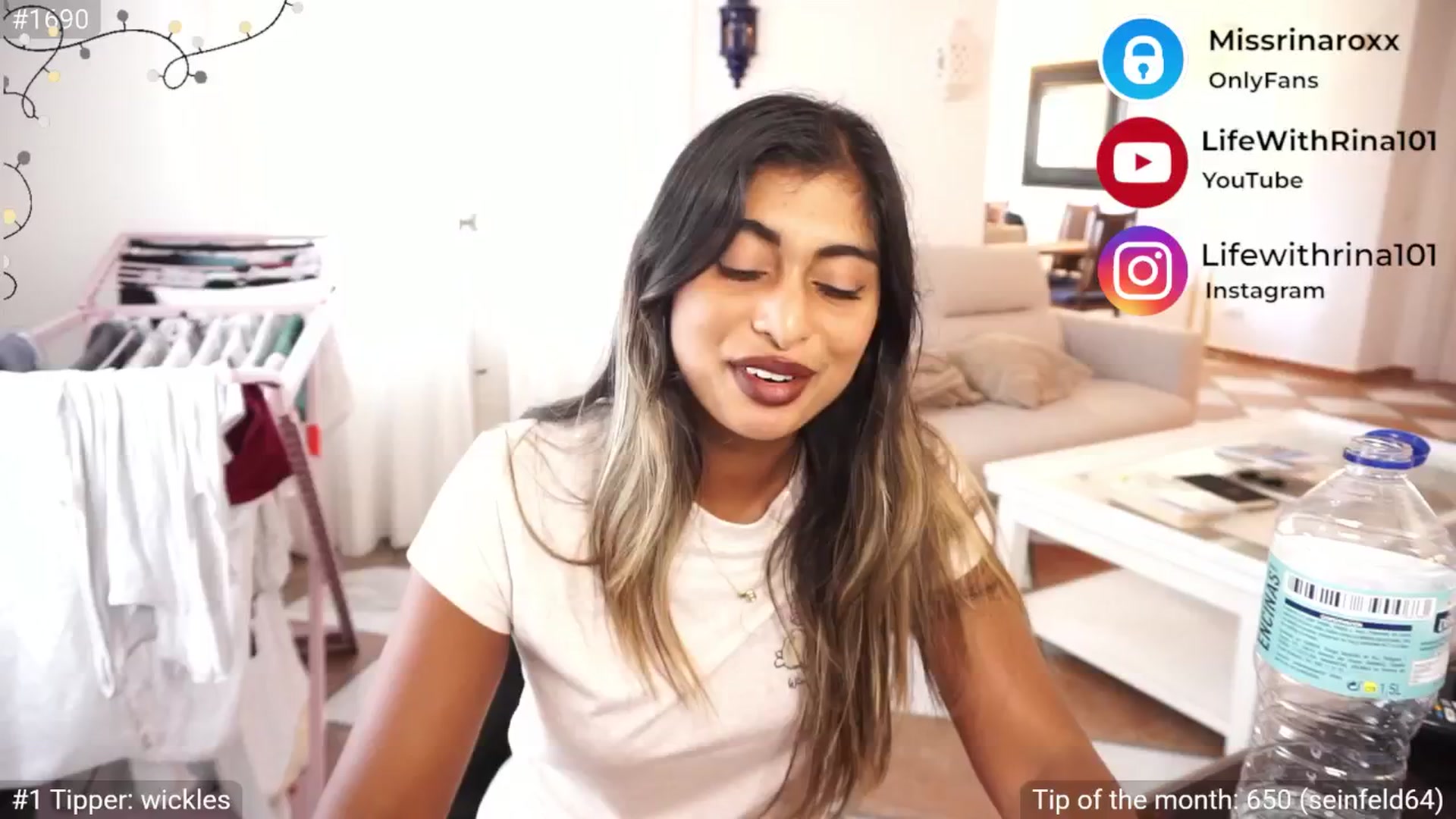 Gallery image thumbnail from Missrinaroxx's myfreecams stream on, 04/17/2025, 17:38 image 16 of 20