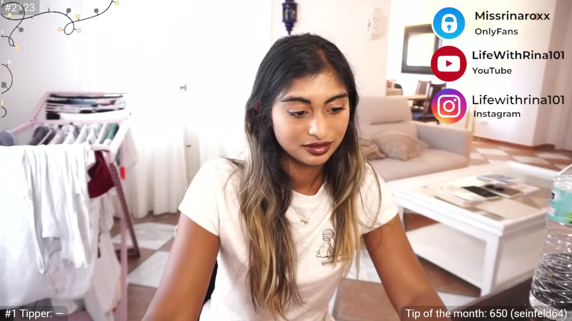 Gallery image thumbnail from Missrinaroxx's myfreecams stream on, 04/17/2025, 17:38 image 6 of 20