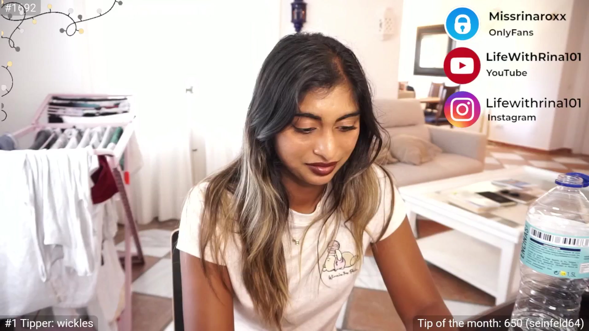 Gallery image thumbnail from Missrinaroxx's myfreecams stream on, 04/17/2025, 17:38 image 13 of 20