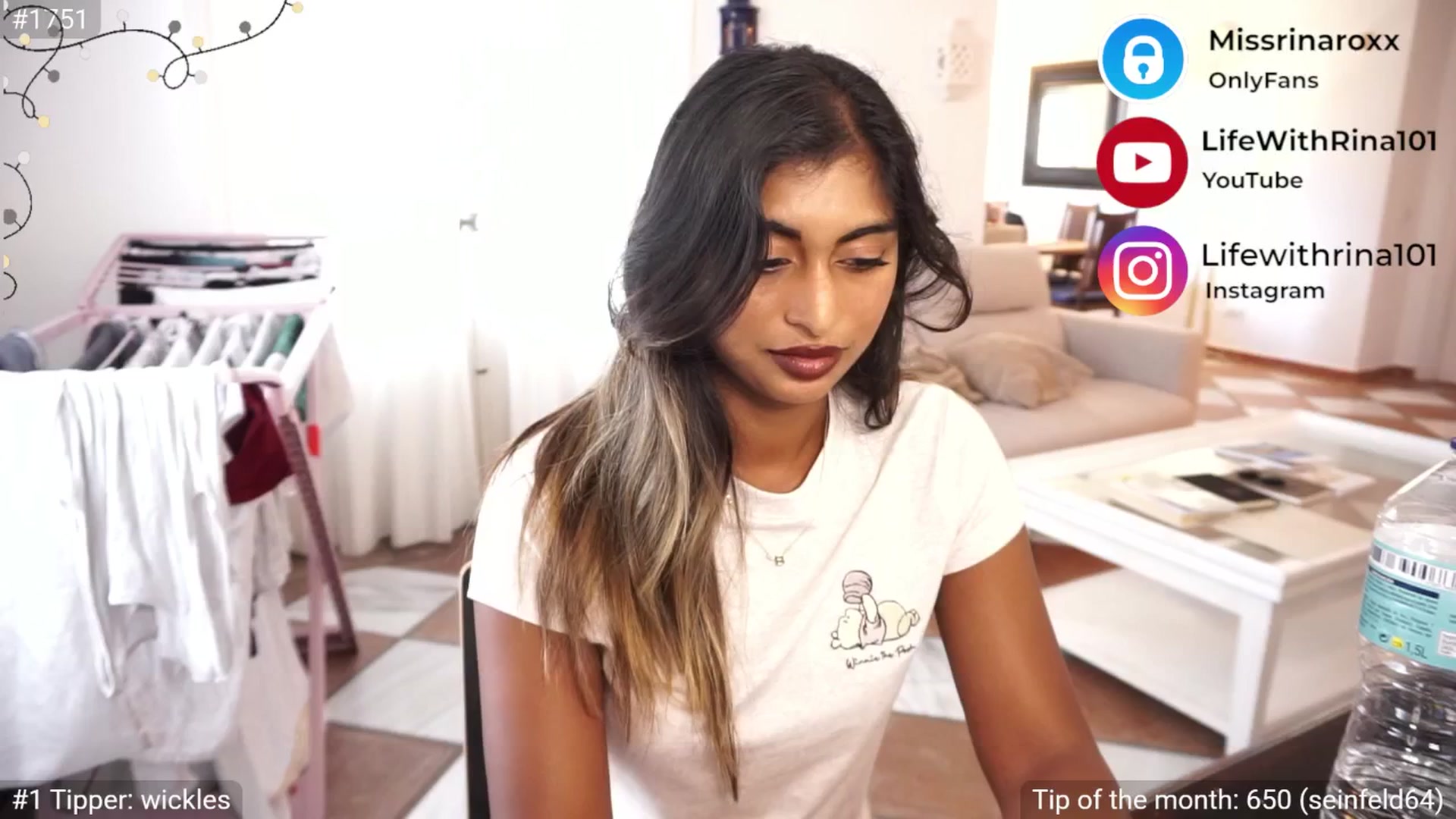 Gallery image thumbnail from Missrinaroxx's myfreecams stream on, 04/17/2025, 17:38 image 11 of 20
