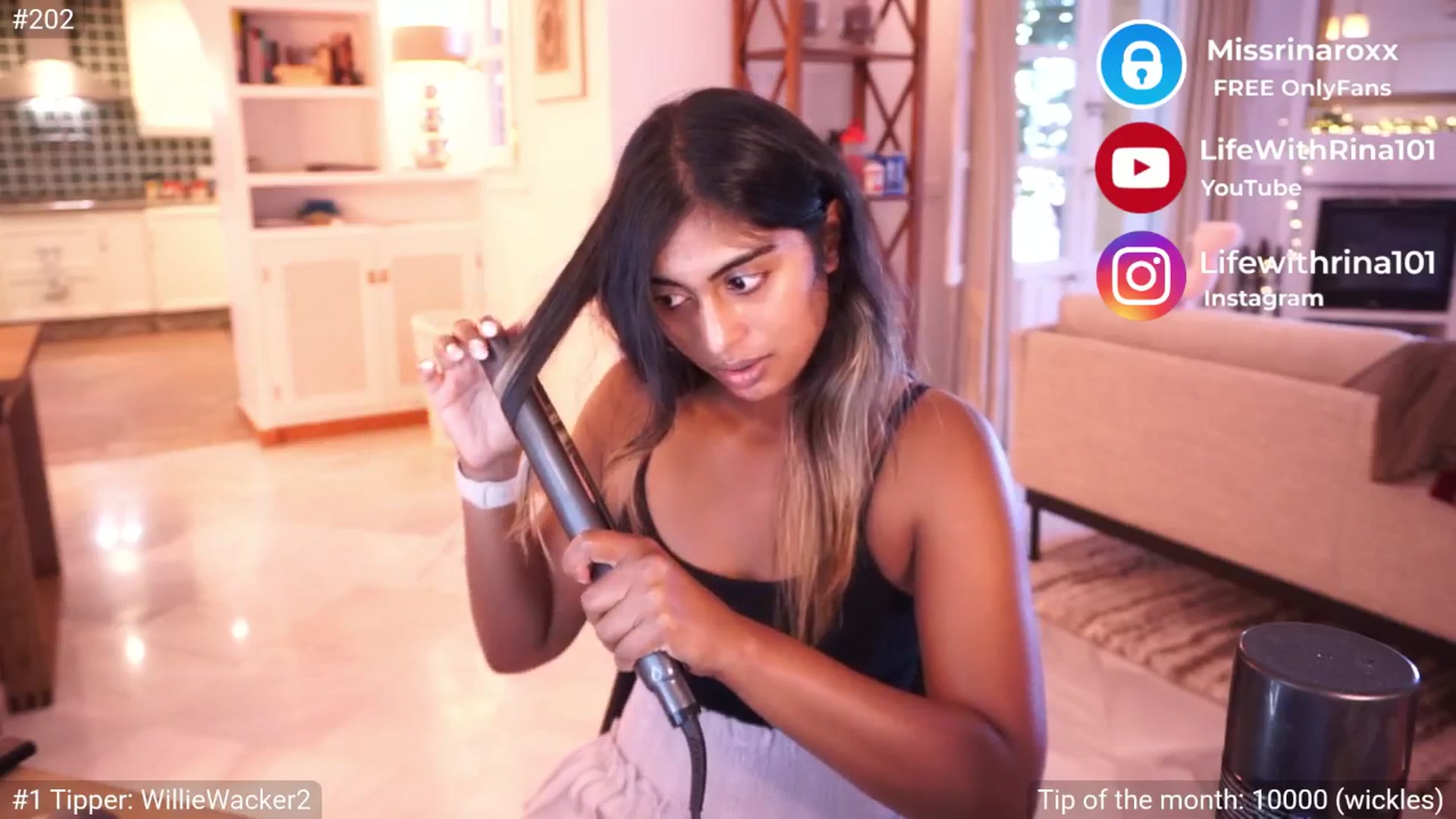 Gallery image thumbnail from Missrinaroxx's myfreecams stream on, 05/02/2025, 20:45 image 2 of 20