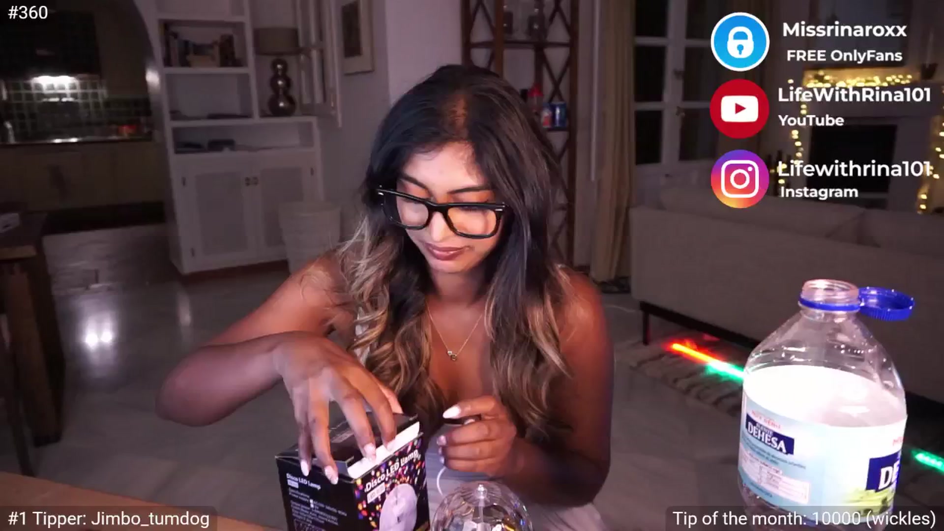 Gallery image thumbnail from Missrinaroxx's myfreecams stream on, 05/04/2025, 20:27 image 17 of 20