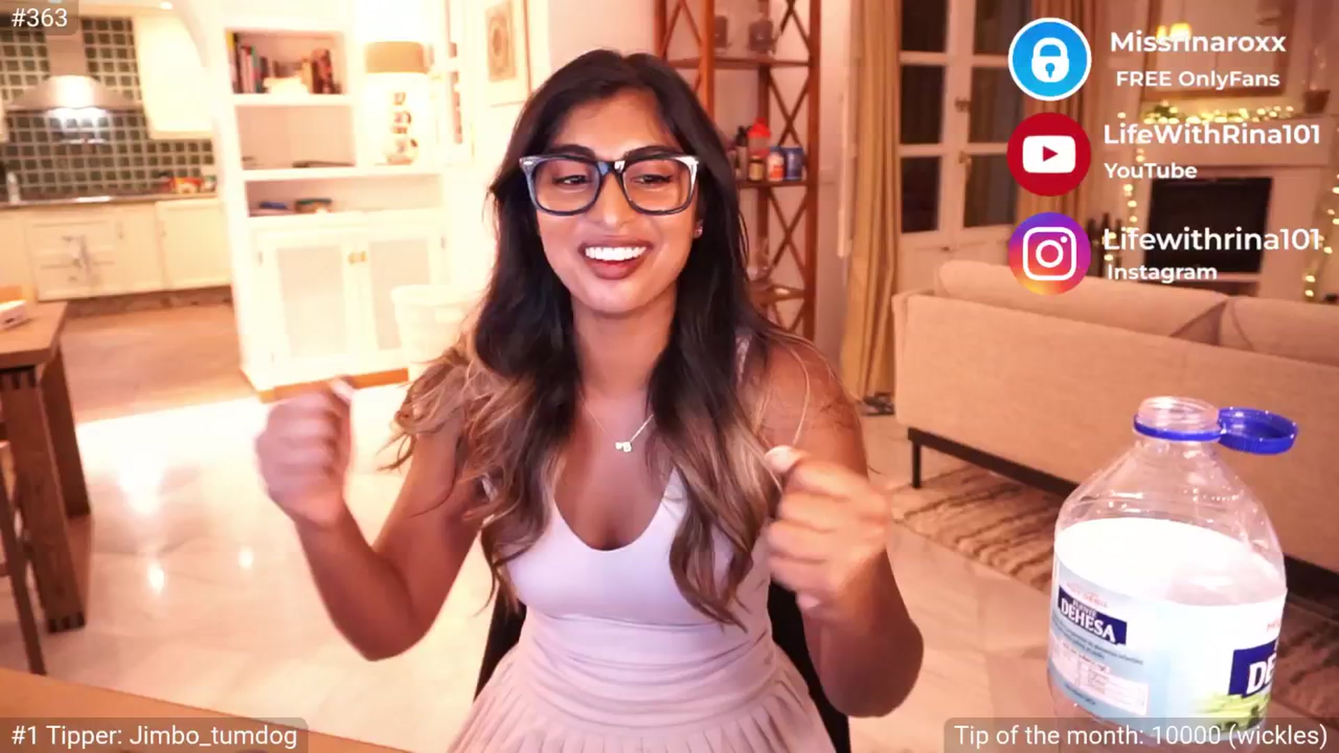 Gallery image thumbnail from Missrinaroxx's myfreecams stream on, 05/04/2025, 20:27 image 15 of 20
