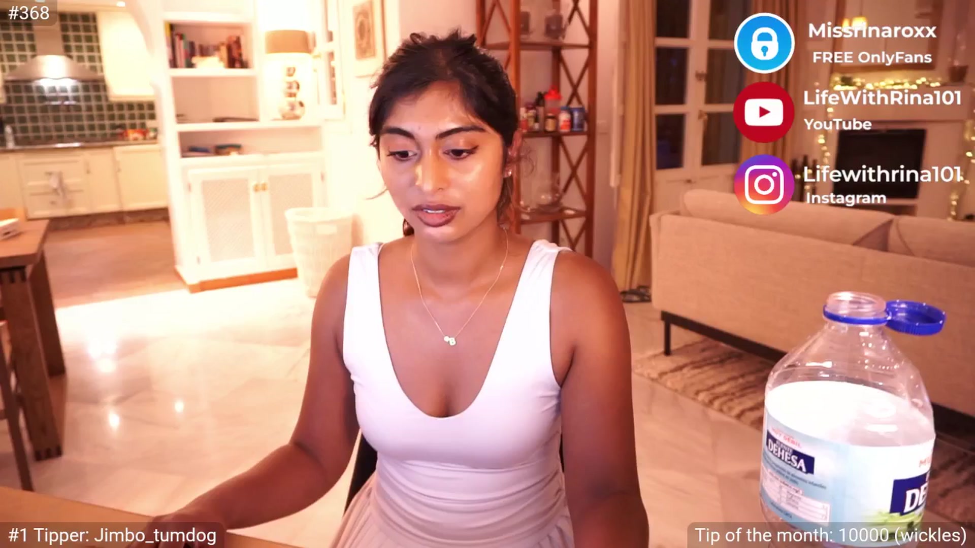 Gallery image thumbnail from Missrinaroxx's myfreecams stream on, 05/04/2025, 20:27 image 14 of 20