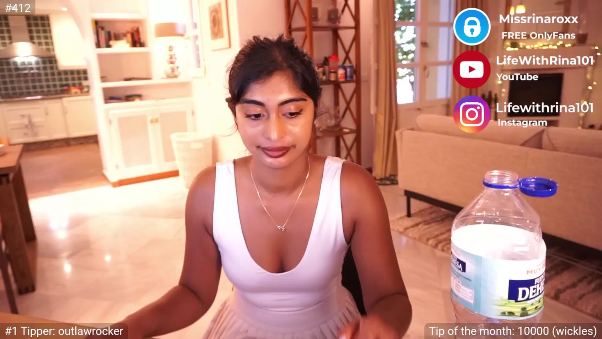 Gallery image thumbnail from Missrinaroxx's myfreecams stream on, 05/04/2025, 20:27 image 5 of 20
